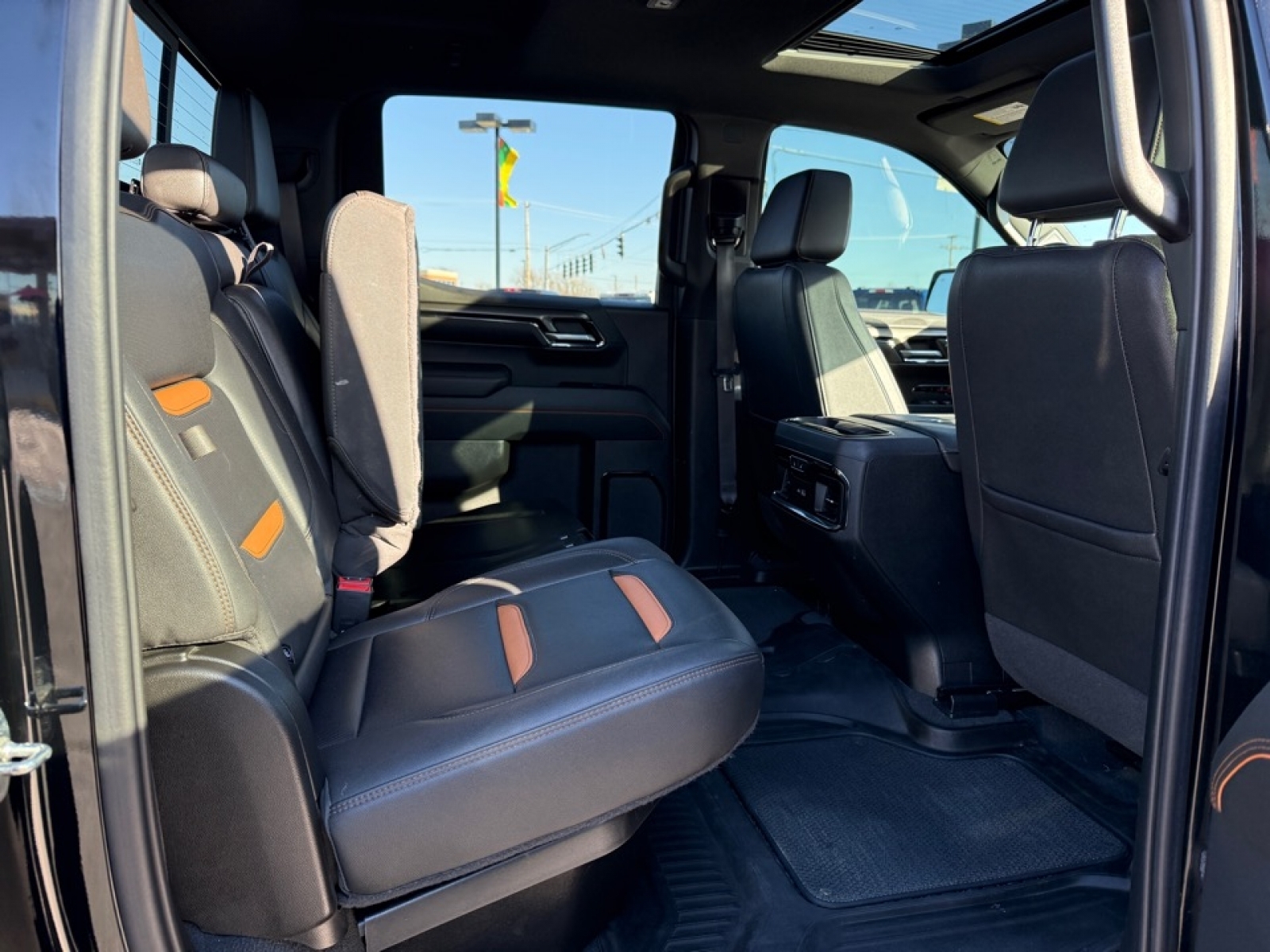 2022 GMC Sierra 1500 4WD Crew Cab Short Box AT4, 39135, Photo