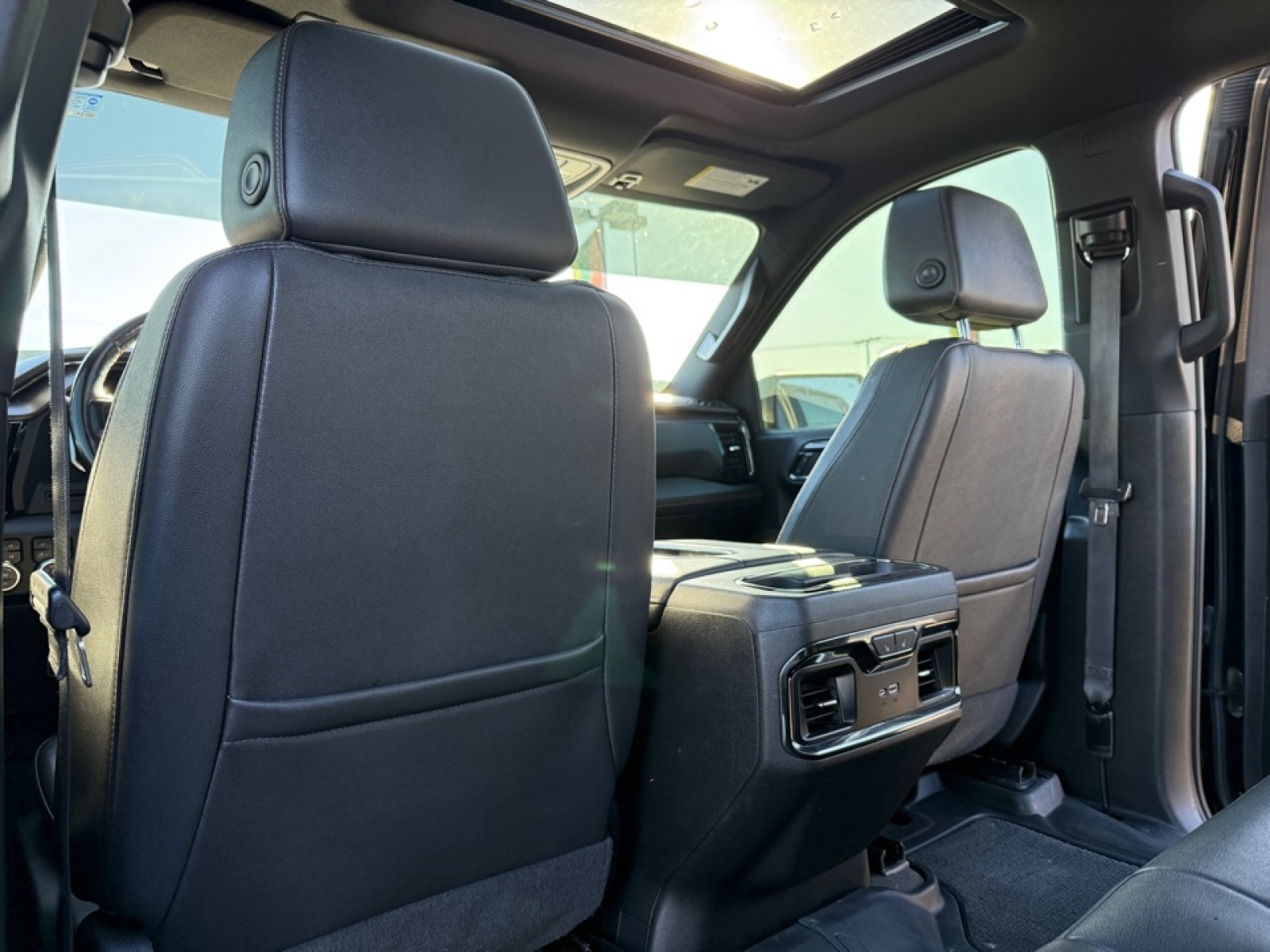 2022 GMC Sierra 1500 4WD Crew Cab Short Box AT4, 39135, Photo