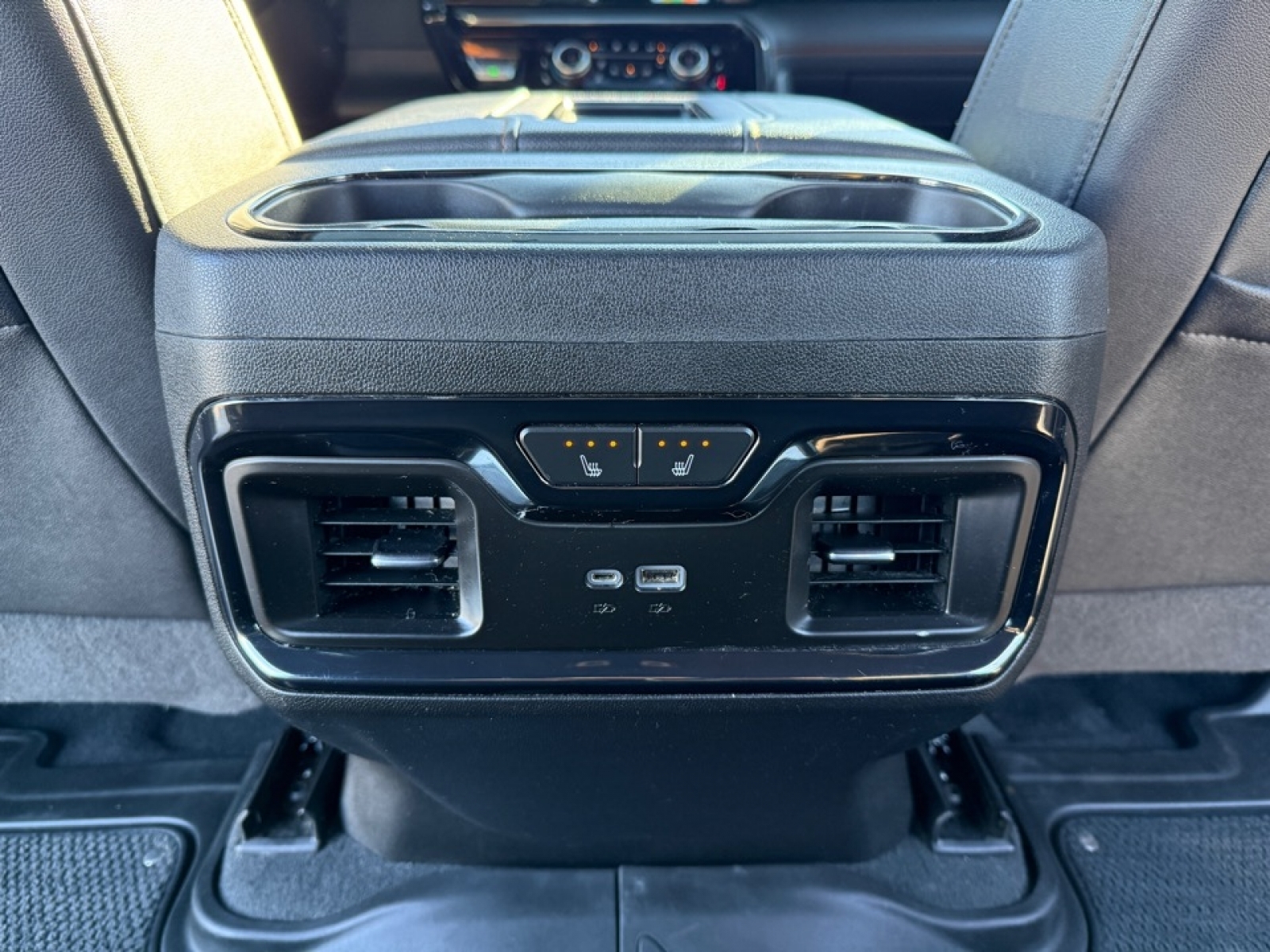 2022 GMC Sierra 1500 4WD Crew Cab Short Box AT4, 39135, Photo