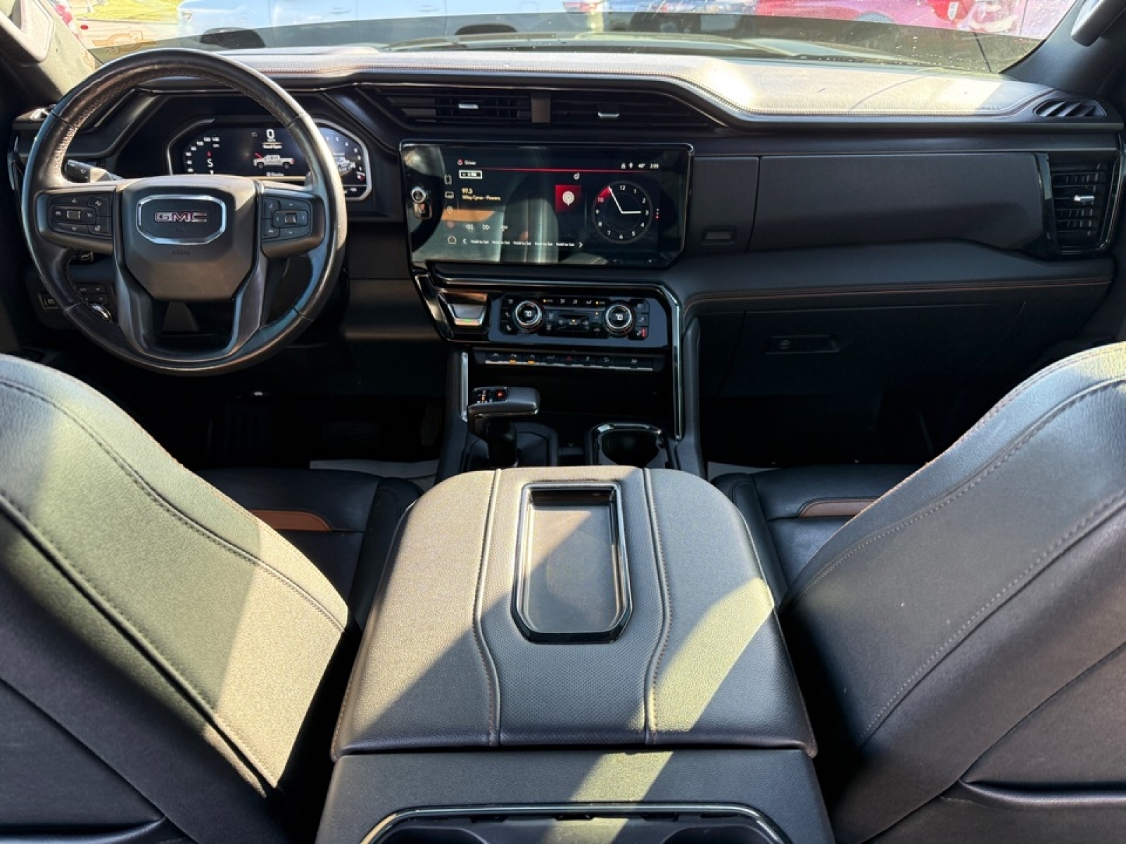 2022 GMC Sierra 1500 4WD Crew Cab Short Box AT4, 39135, Photo