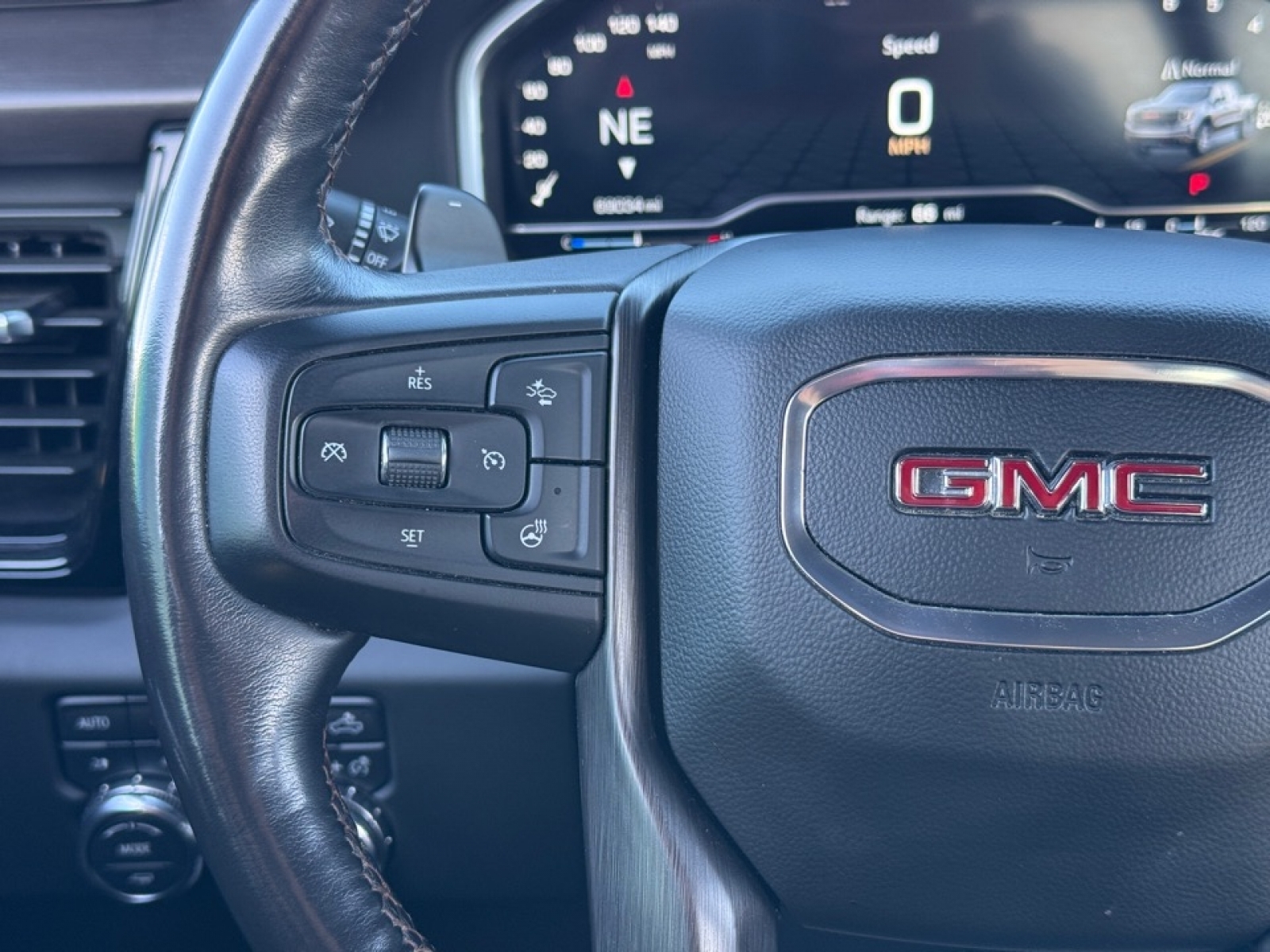 2022 GMC Sierra 1500 4WD Crew Cab Short Box AT4, 39135, Photo