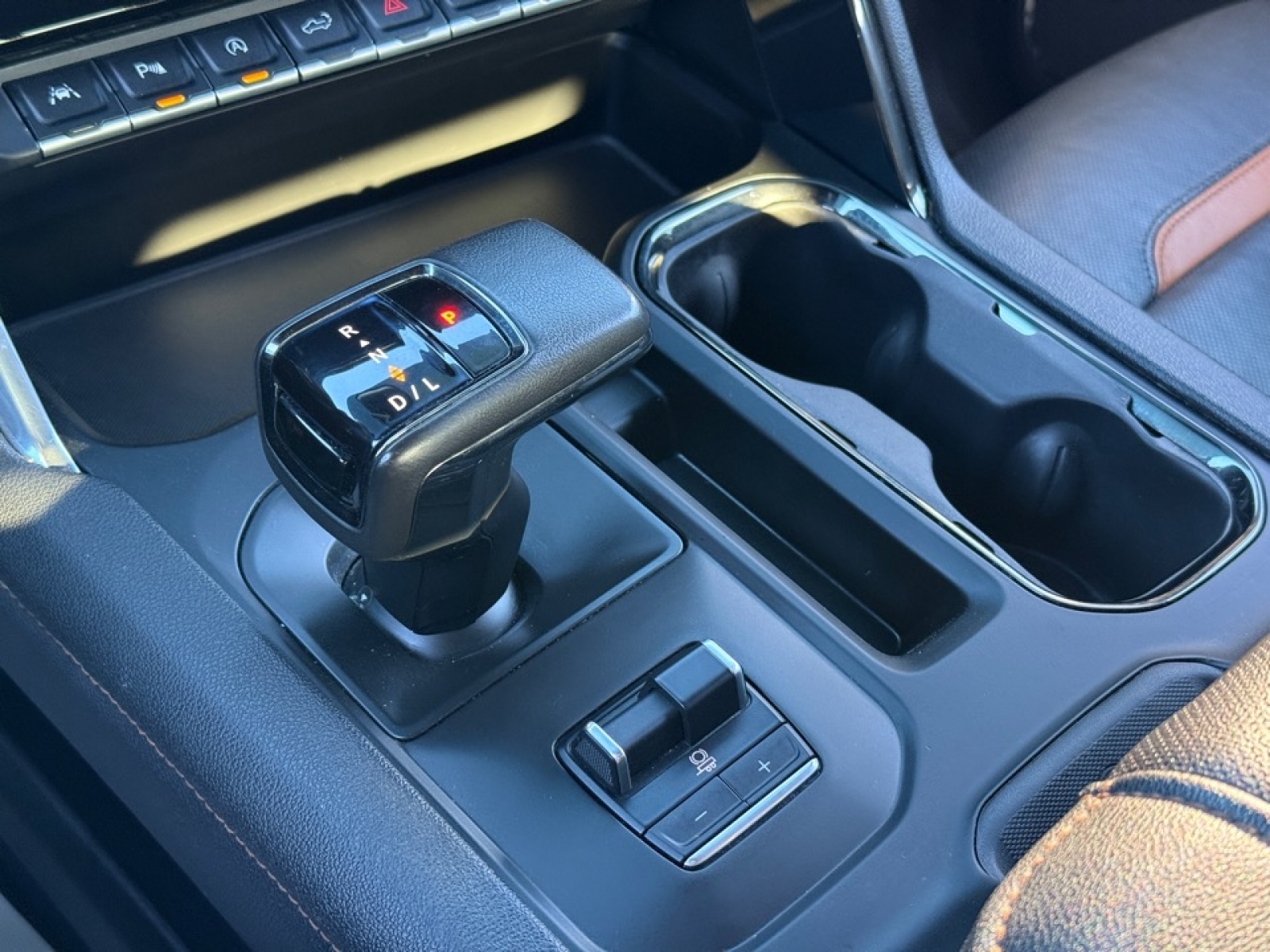 2022 GMC Sierra 1500 4WD Crew Cab Short Box AT4, 39135, Photo