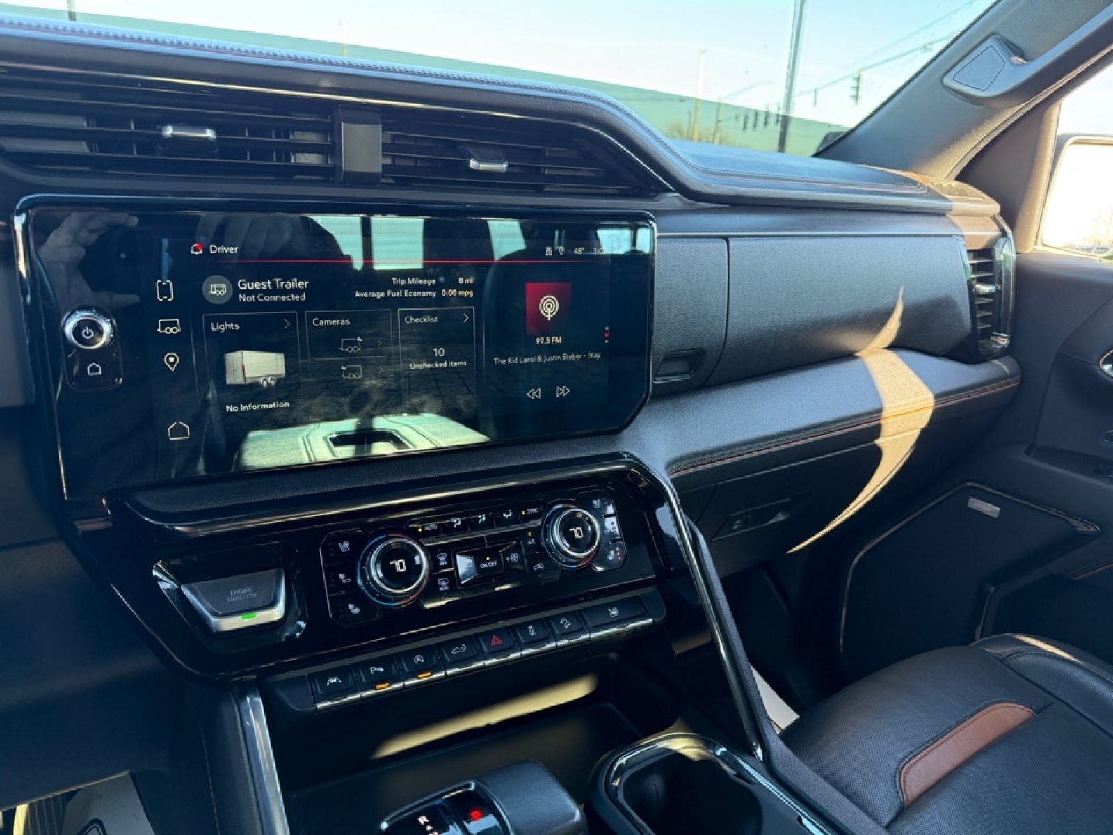 2022 GMC Sierra 1500 4WD Crew Cab Short Box AT4, 39135, Photo