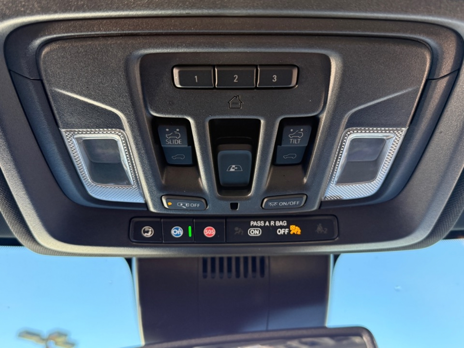 2022 GMC Sierra 1500 4WD Crew Cab Short Box AT4, 39135, Photo