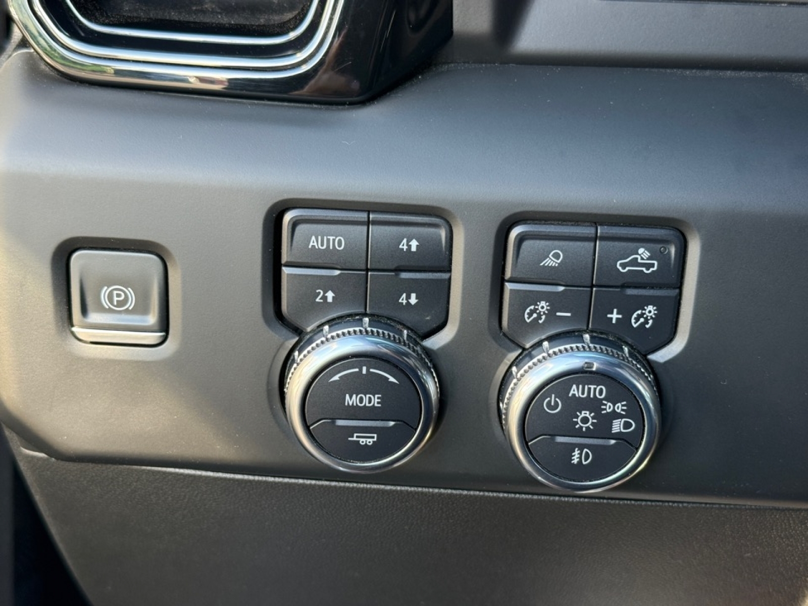 2022 GMC Sierra 1500 4WD Crew Cab Short Box AT4, 39135, Photo