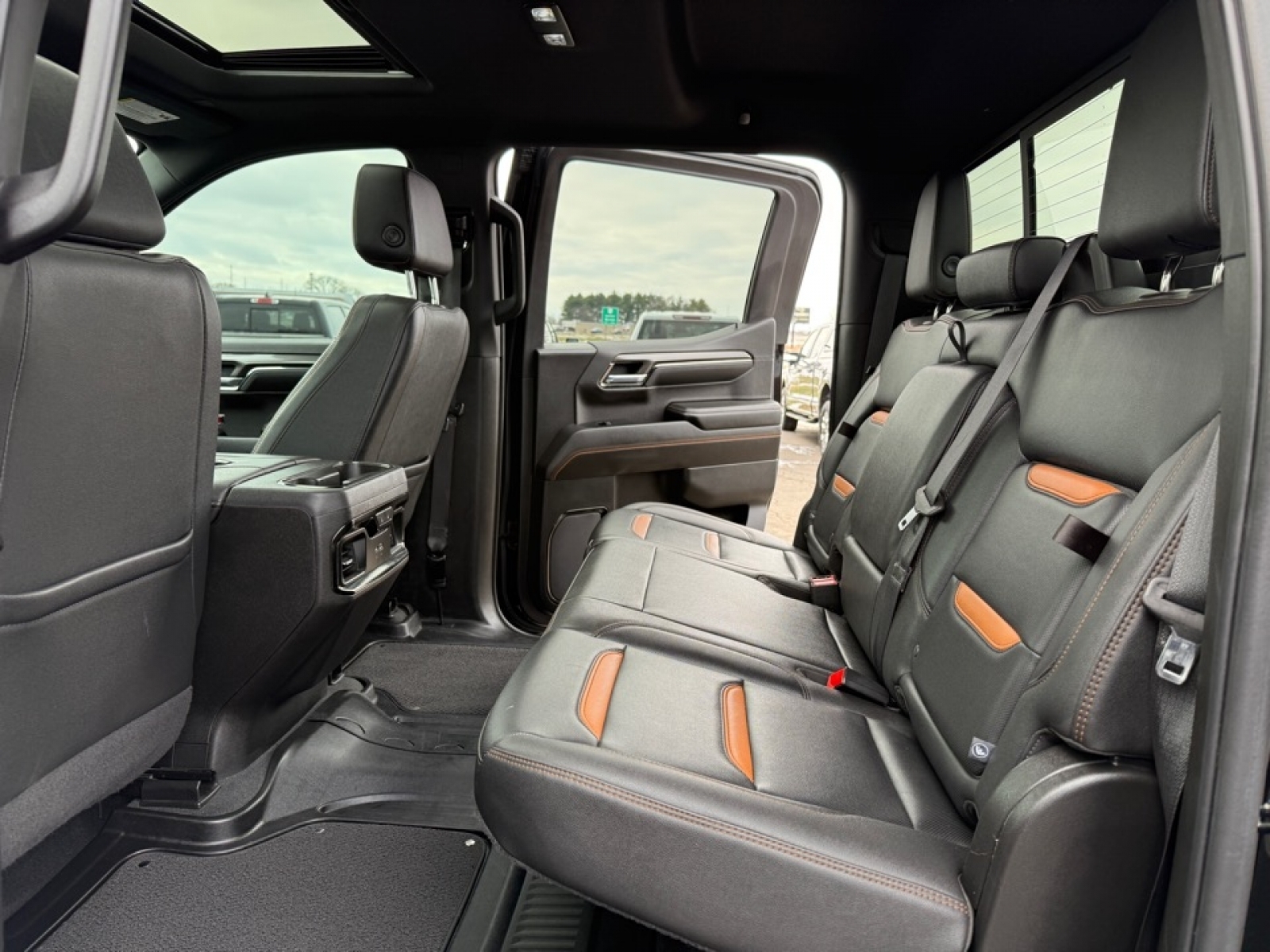 2022 GMC Sierra 1500 AT4, 39301, Photo