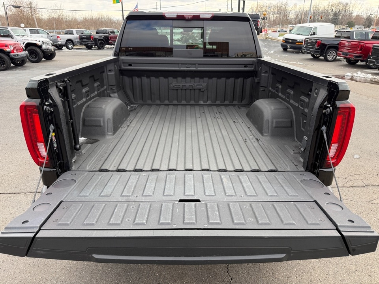 2022 GMC Sierra 1500 AT4, 39301, Photo