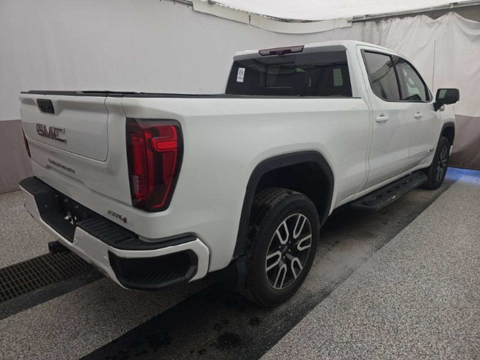 2022 GMC Sierra 1500 AT4, 39764, Photo