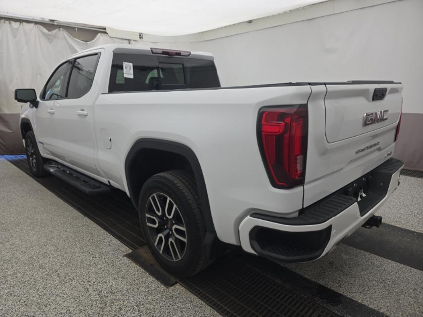 2022 GMC Sierra 1500 AT4, 39764, Photo