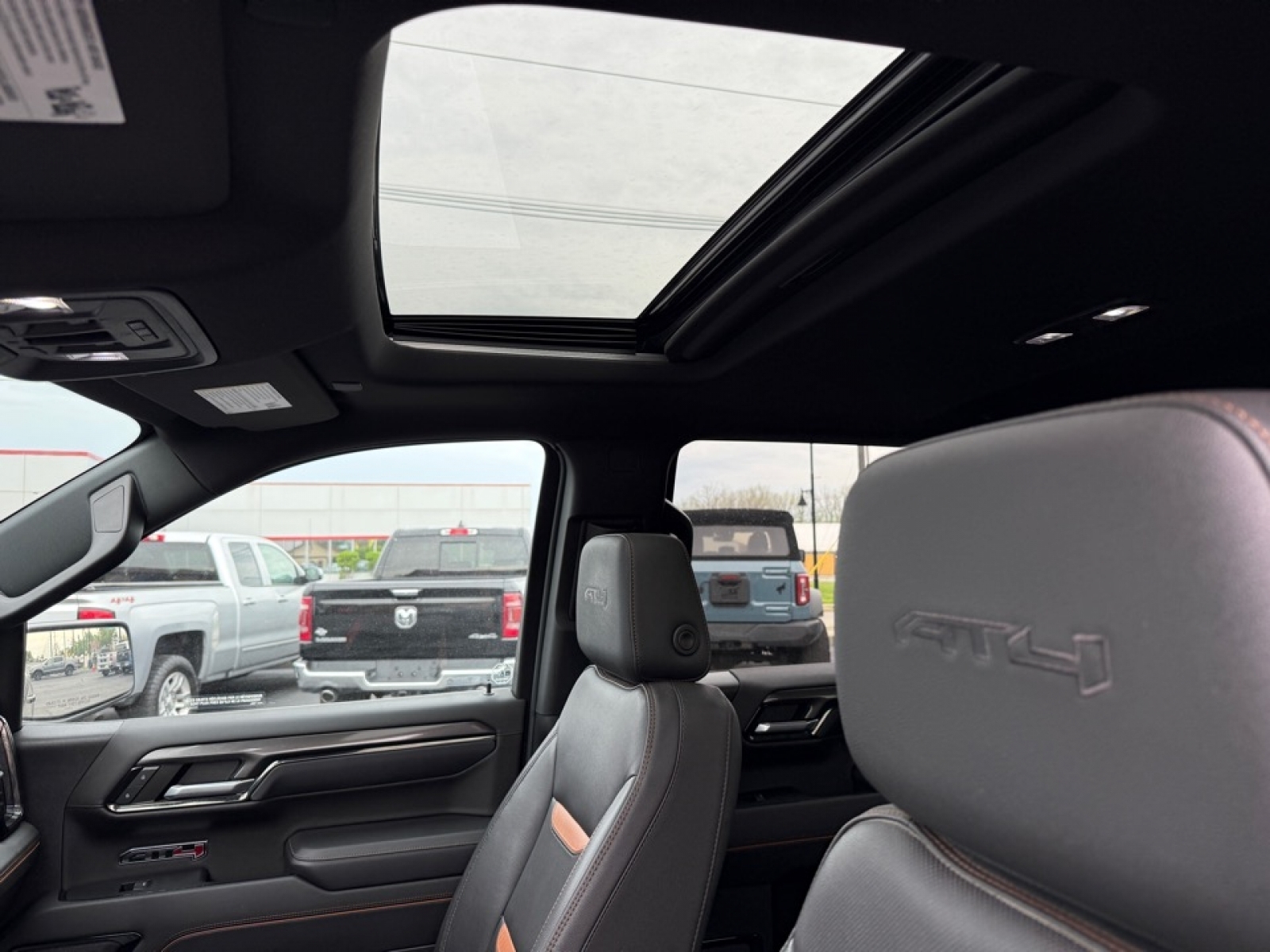 2022 GMC Sierra 1500 AT4, 39808, Photo