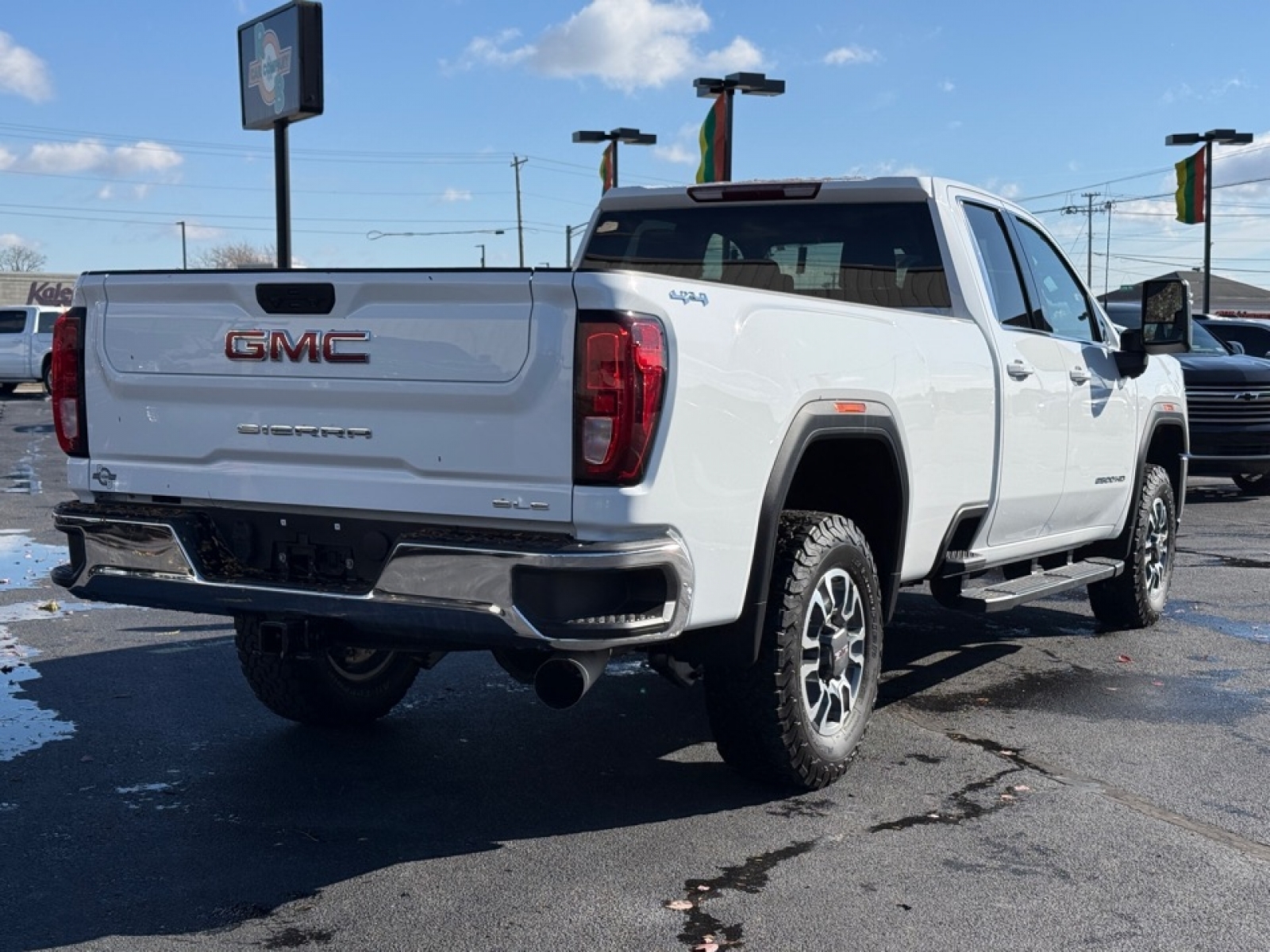 2022 GMC Sierra 2500HD 4WD Double Cab Standard Bed SLE, 38730, Photo