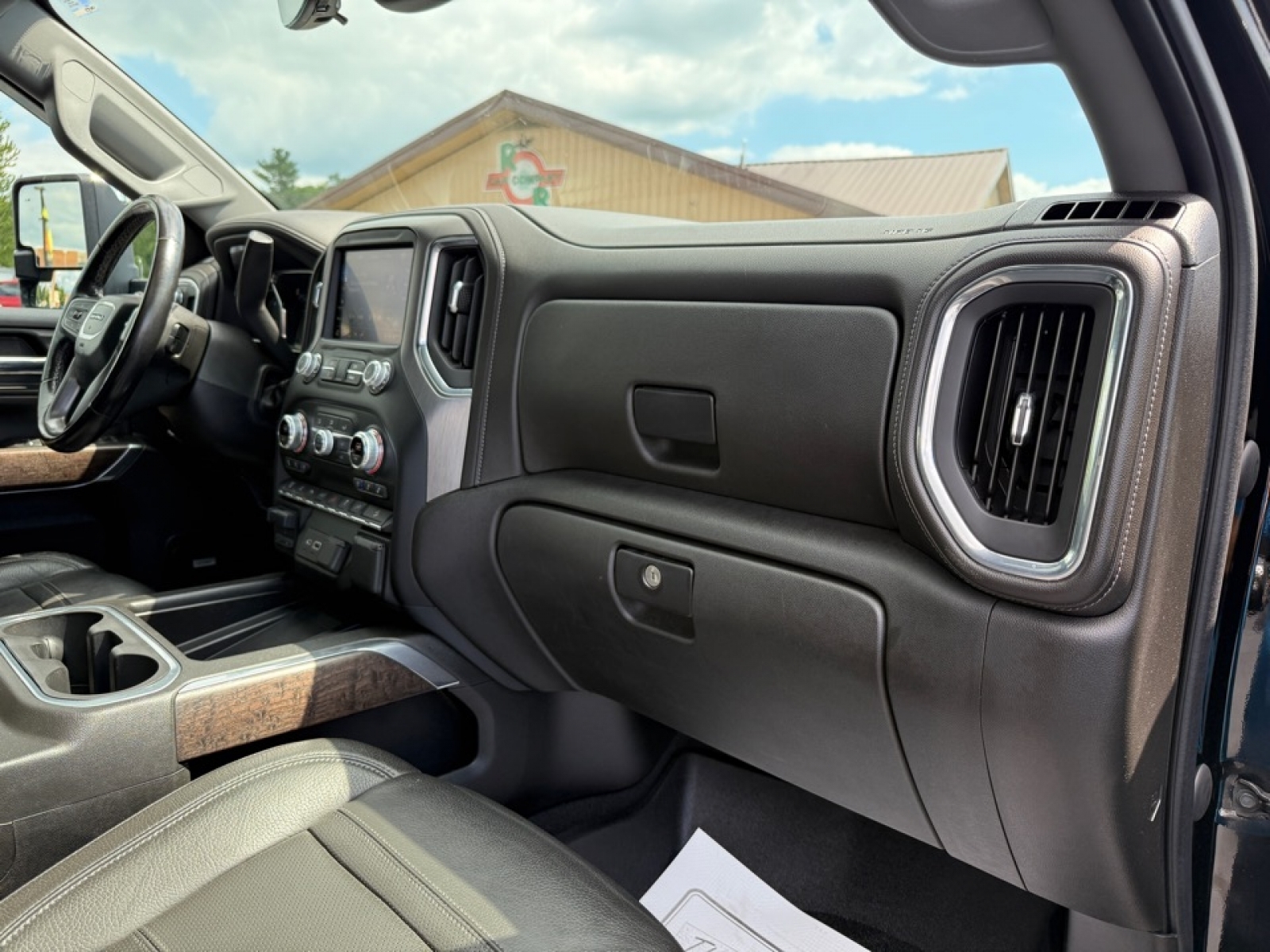 2022 GMC Sierra 2500HD 4WD Crew Cab Standard Bed Denali, 38868, Photo