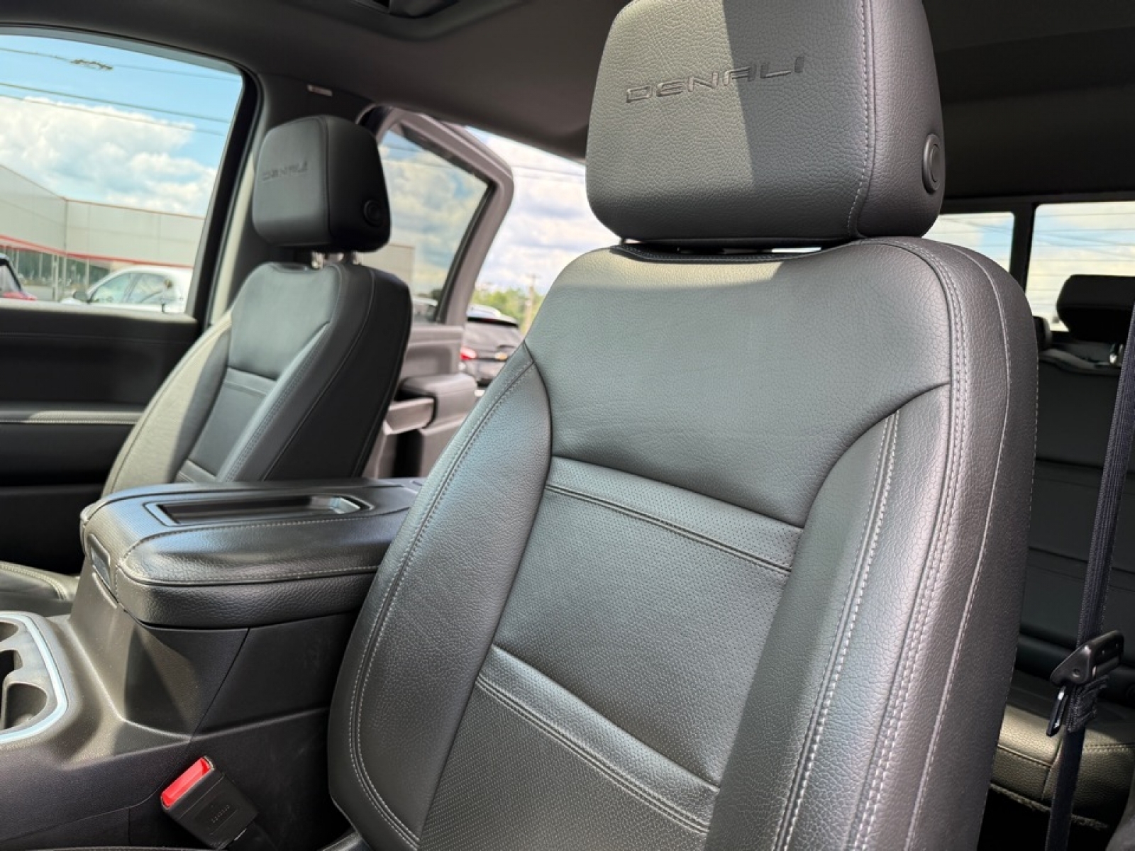 2022 GMC Sierra 2500HD 4WD Crew Cab Standard Bed Denali, 38868, Photo