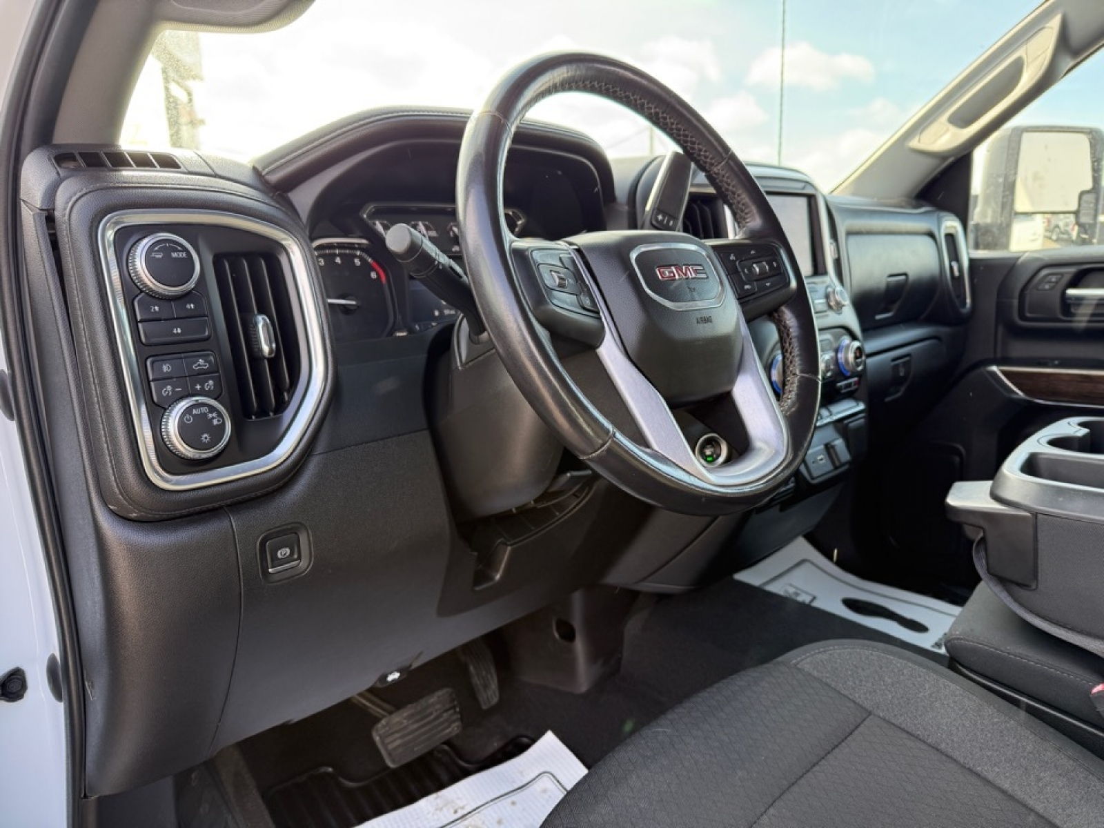 2022 GMC Sierra 2500HD SLE, 39377, Photo
