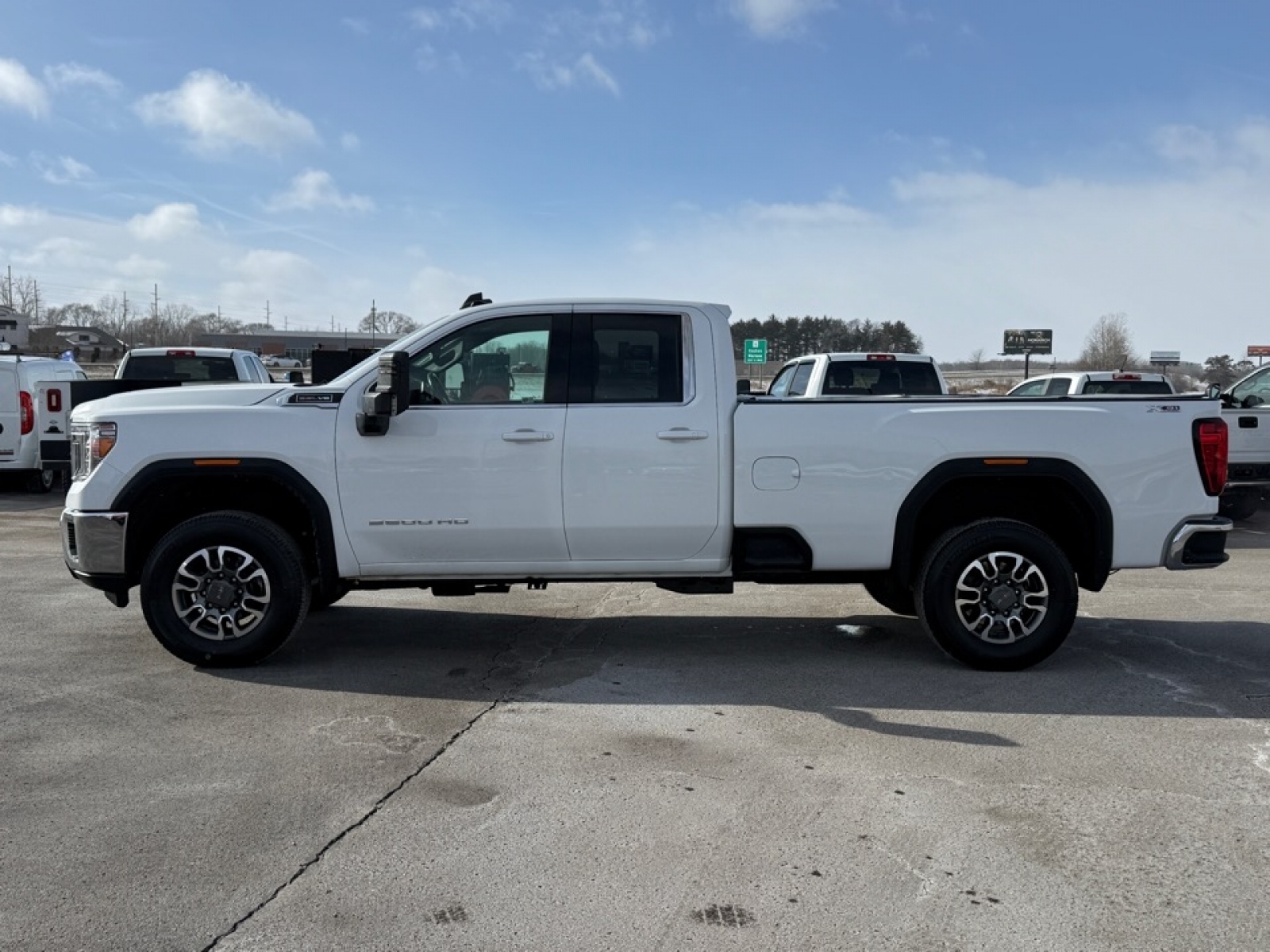 2022 GMC Sierra 2500HD SLE, 39377, Photo