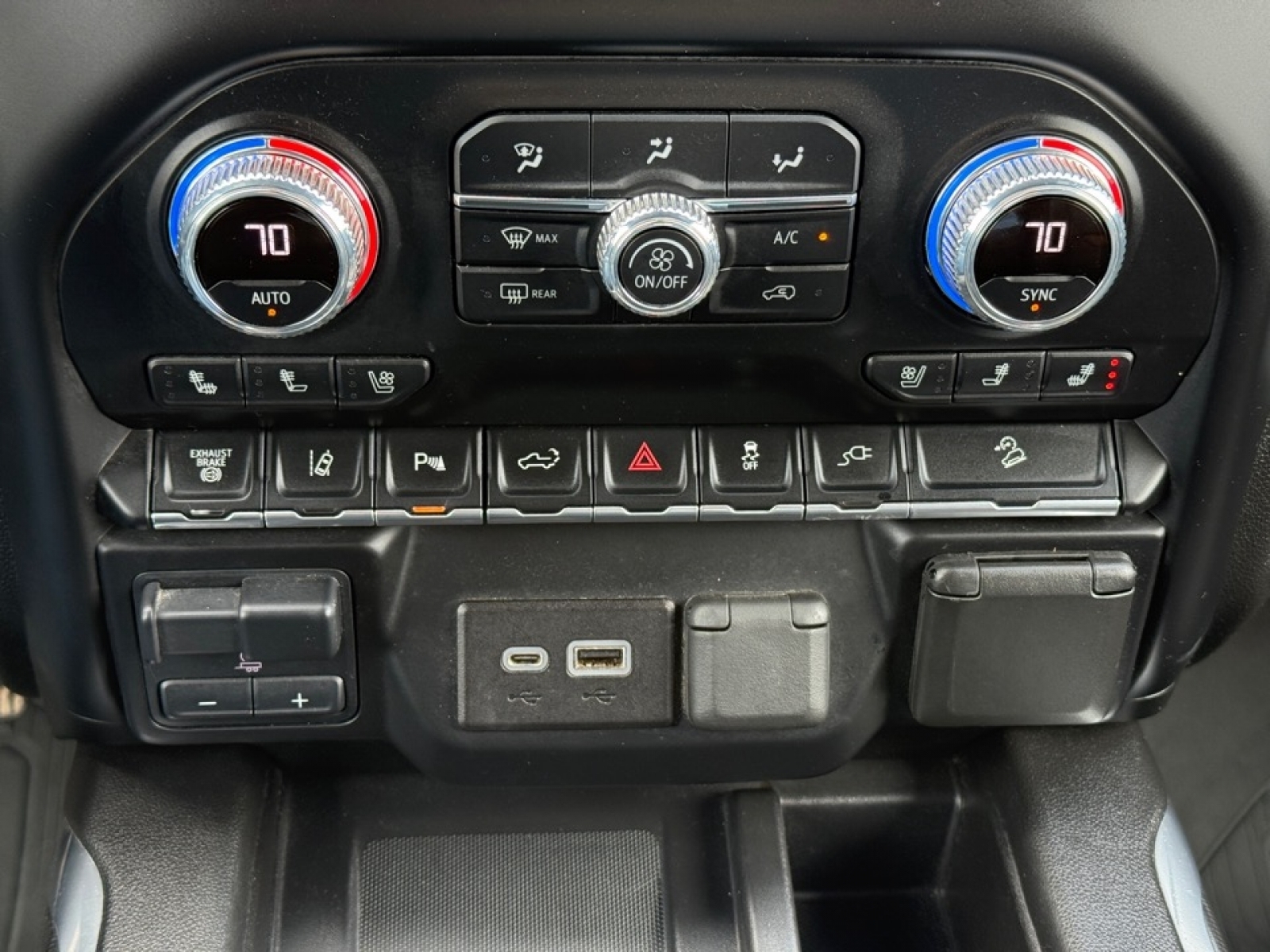 2022 GMC Sierra 2500HD AT4, 39477, Photo