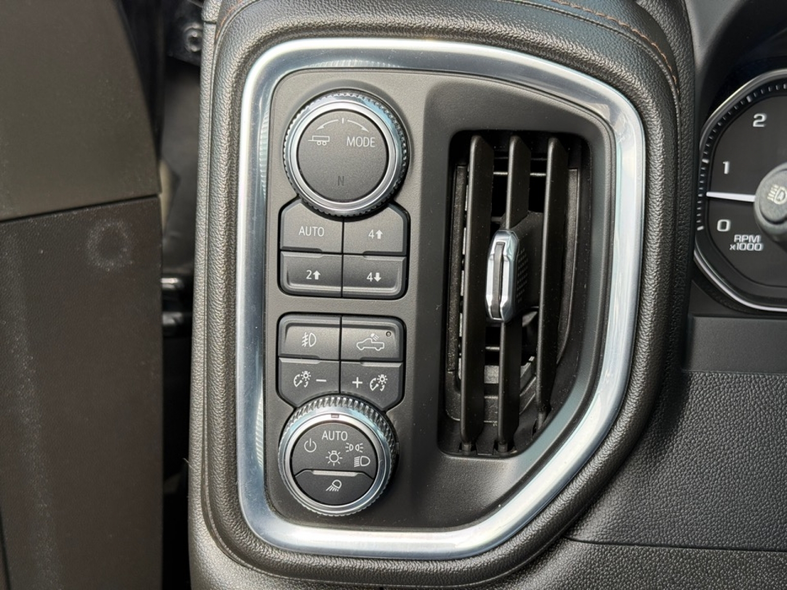 2022 GMC Sierra 2500HD AT4, 39477, Photo