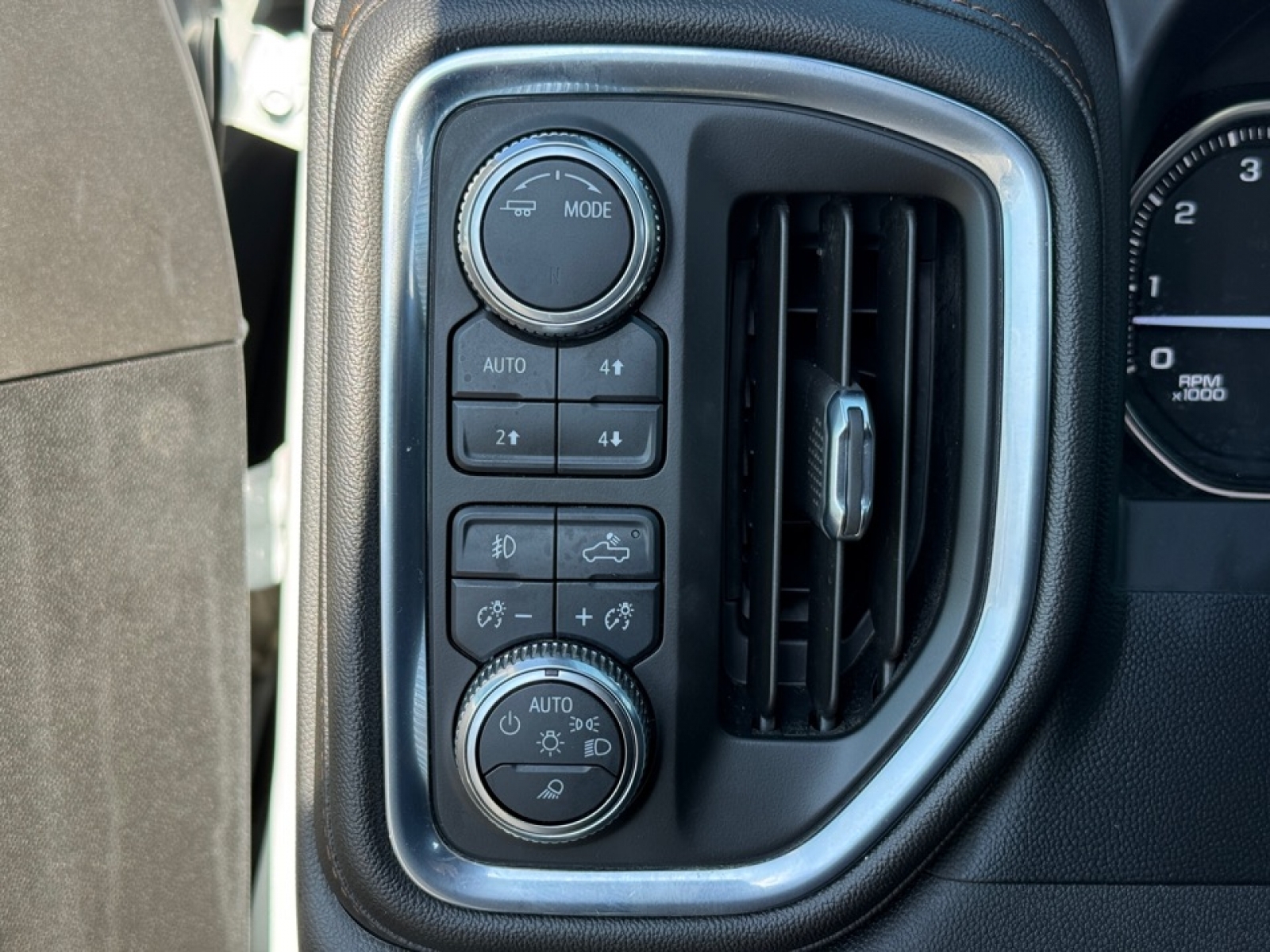 2022 GMC Sierra 2500HD AT4, 39539, Photo