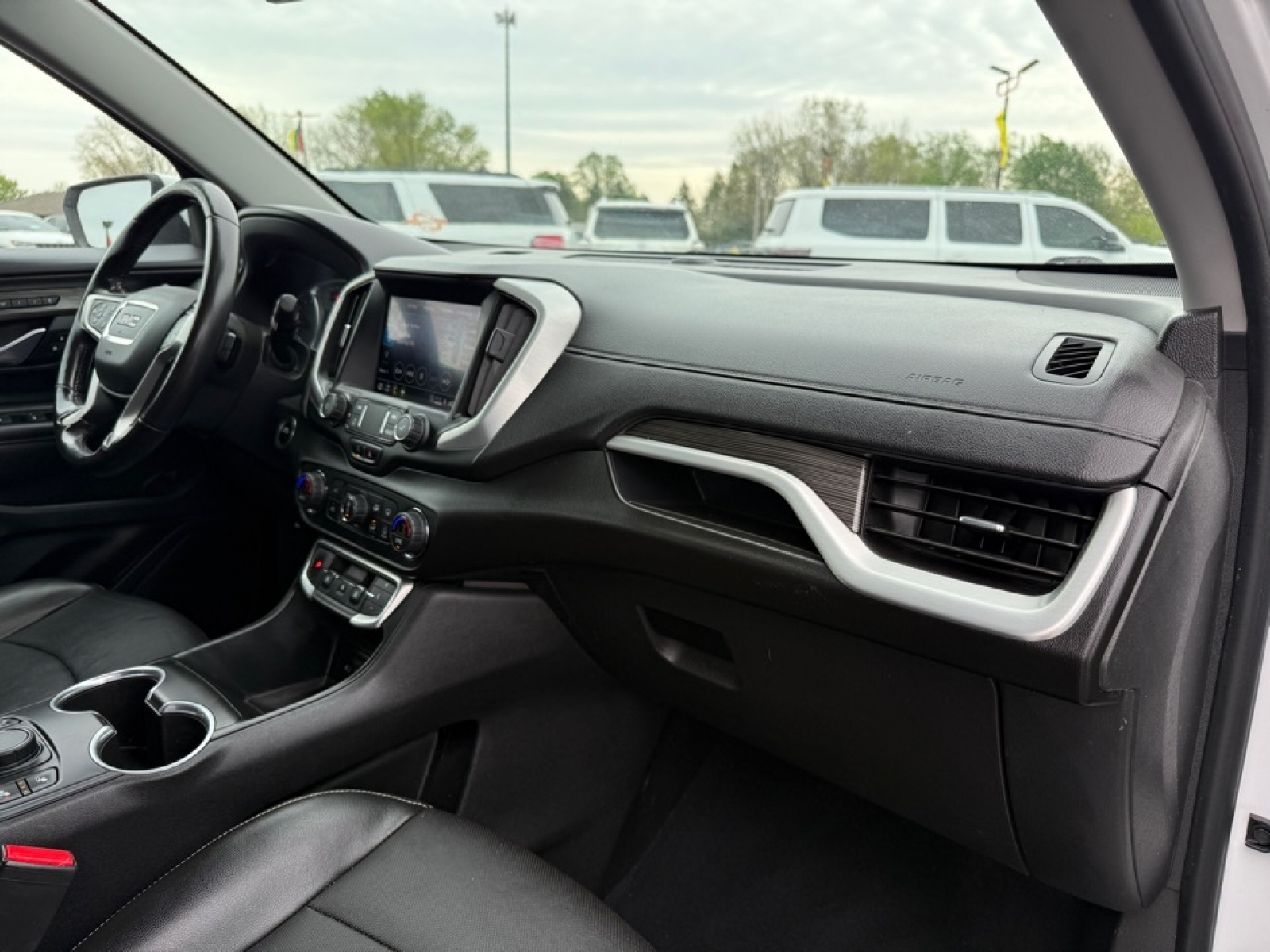 2022 GMC Terrain FWD SLT, 39803, Photo