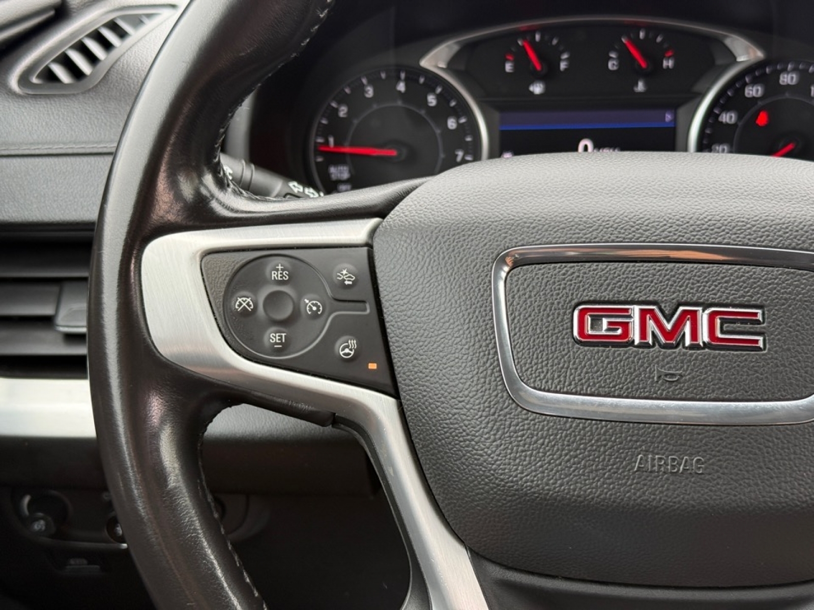 2022 GMC Terrain FWD SLT, 39803, Photo