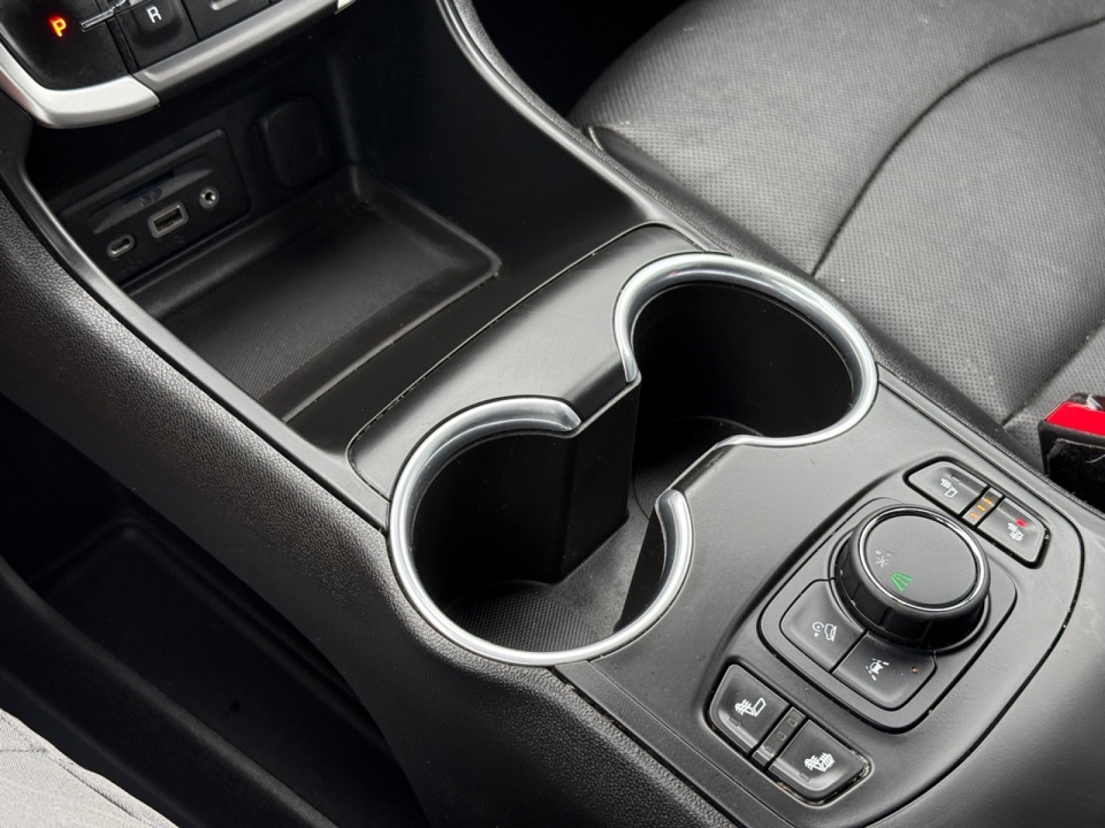 2022 GMC Terrain FWD SLT, 39803, Photo