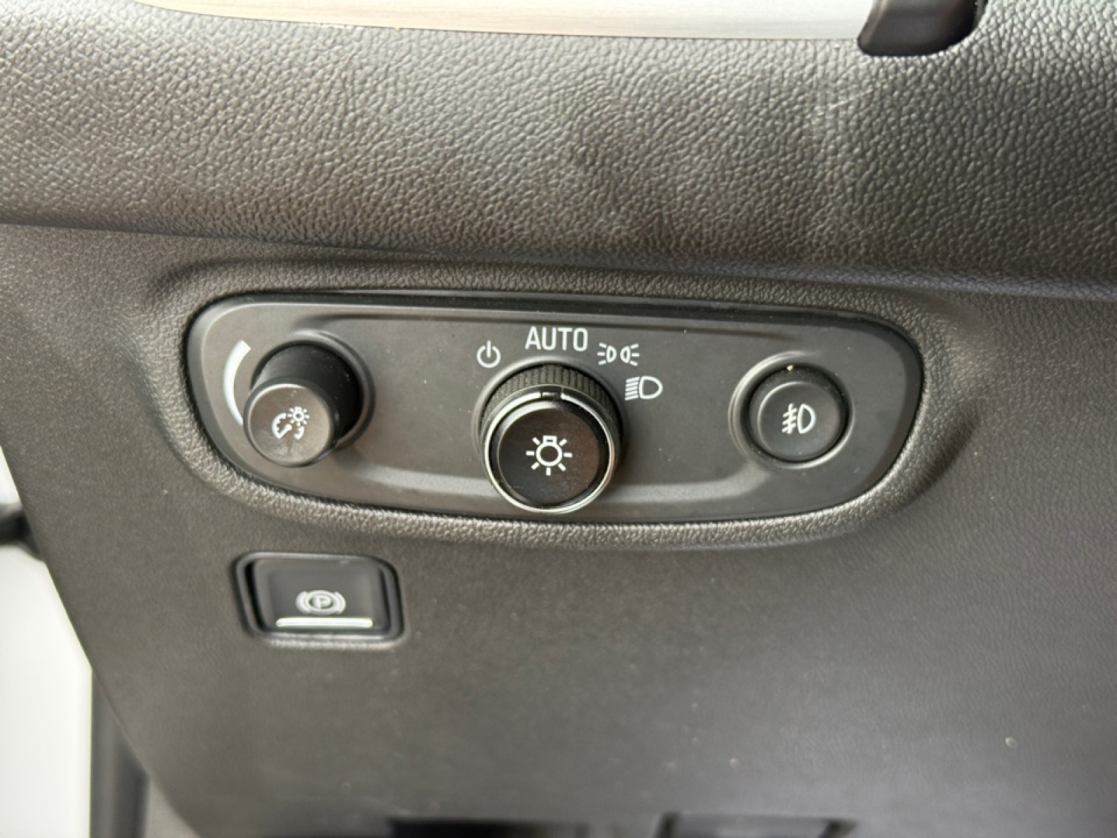 2022 GMC Terrain FWD SLT, 39803, Photo