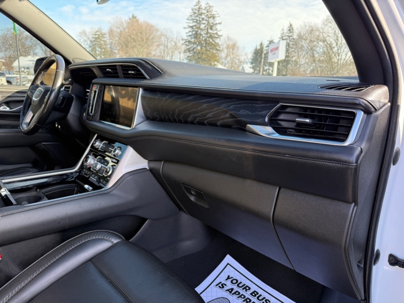 2022 GMC Yukon 4WD Denali, 39210, Photo