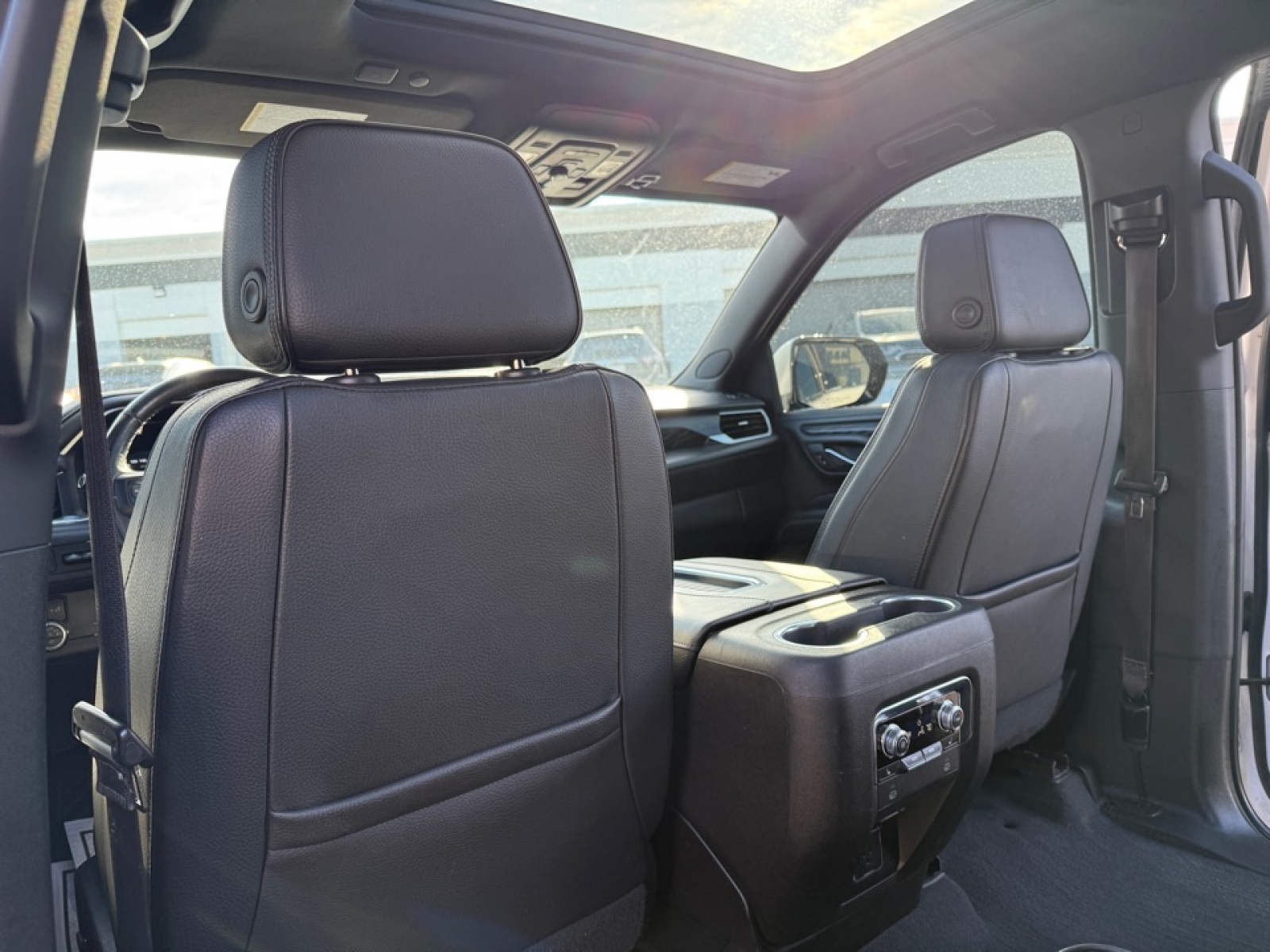 2022 GMC Yukon 4WD Denali, 39210, Photo