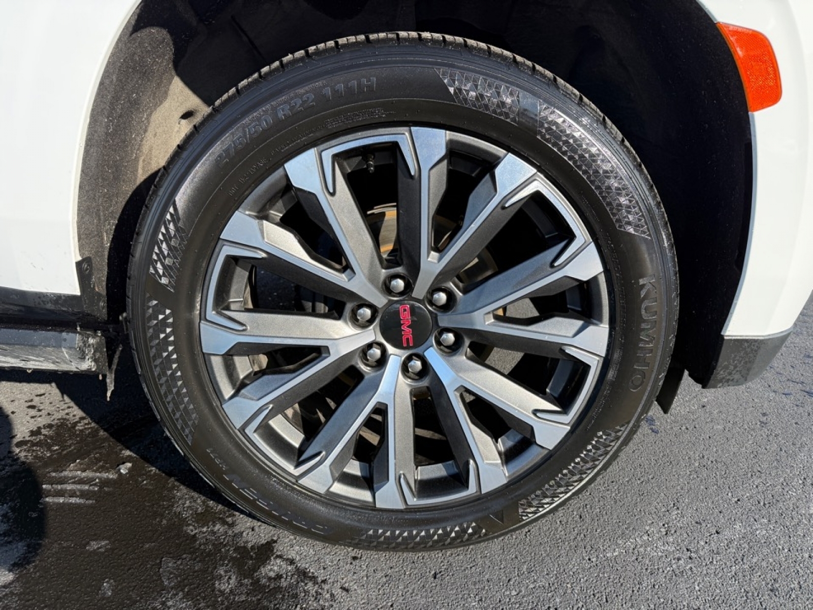 2022 GMC Yukon 4WD Denali, 39210, Photo