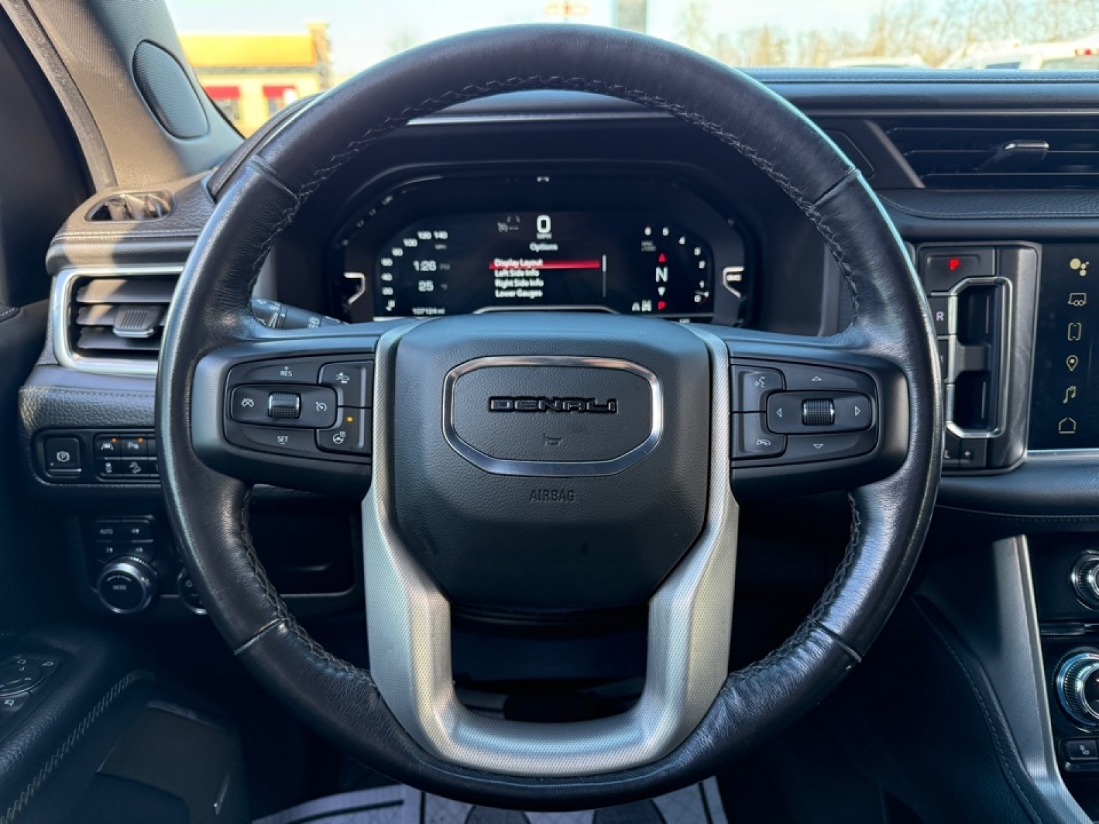 2022 GMC Yukon 4WD Denali, 39210, Photo