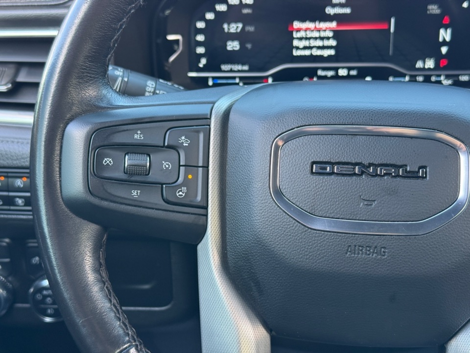 2022 GMC Yukon 4WD Denali, 39210, Photo