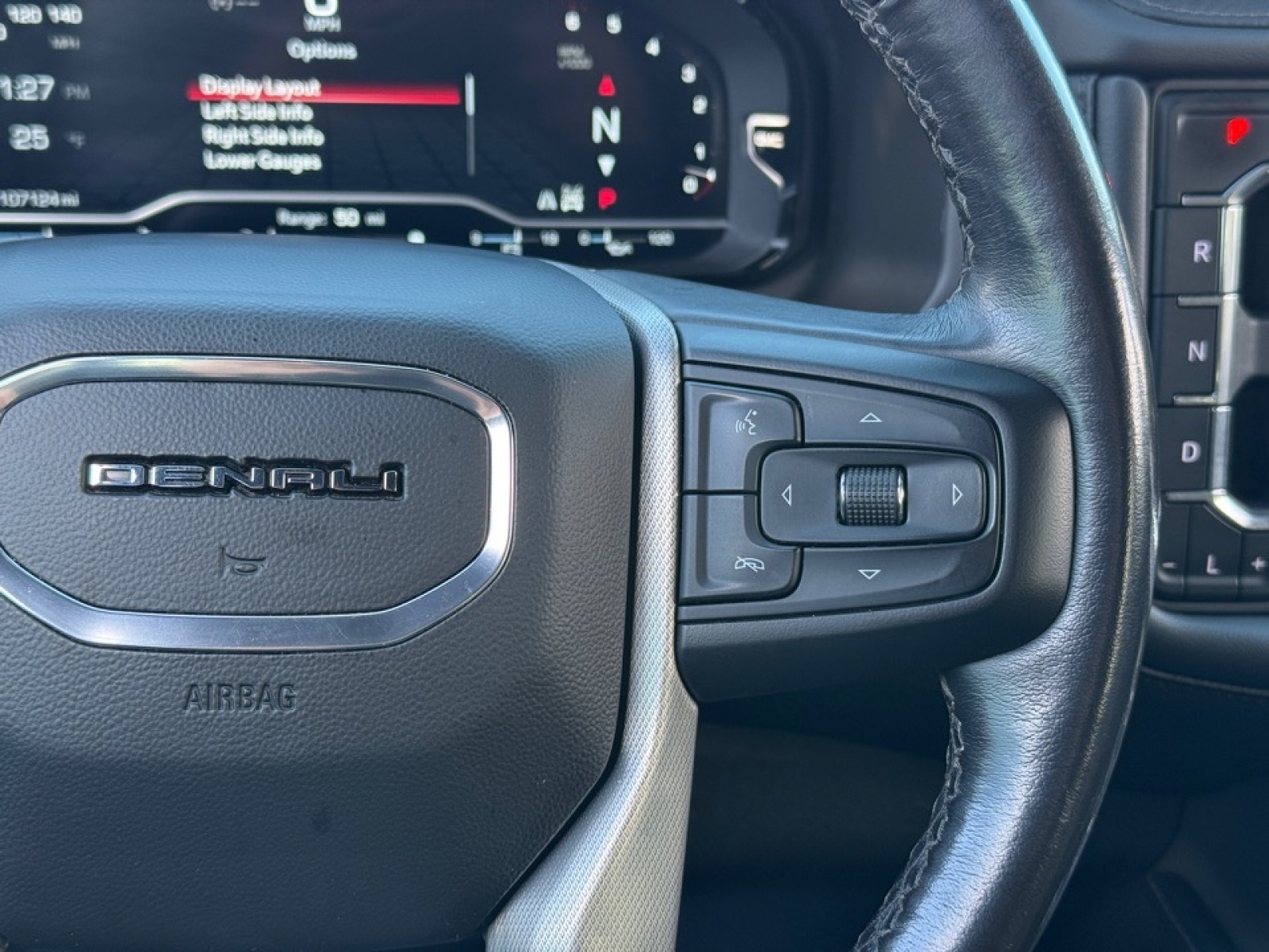 2022 GMC Yukon 4WD Denali, 39210, Photo