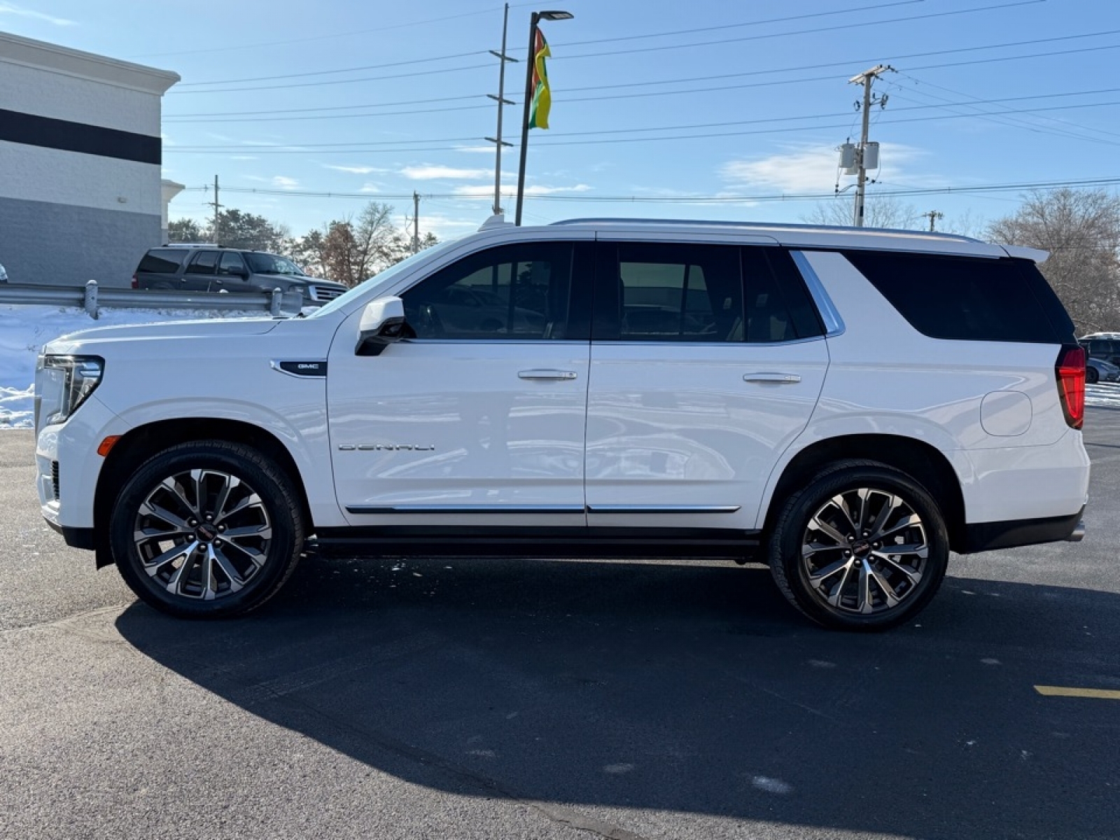 2022 GMC Yukon 4WD Denali, 39210, Photo
