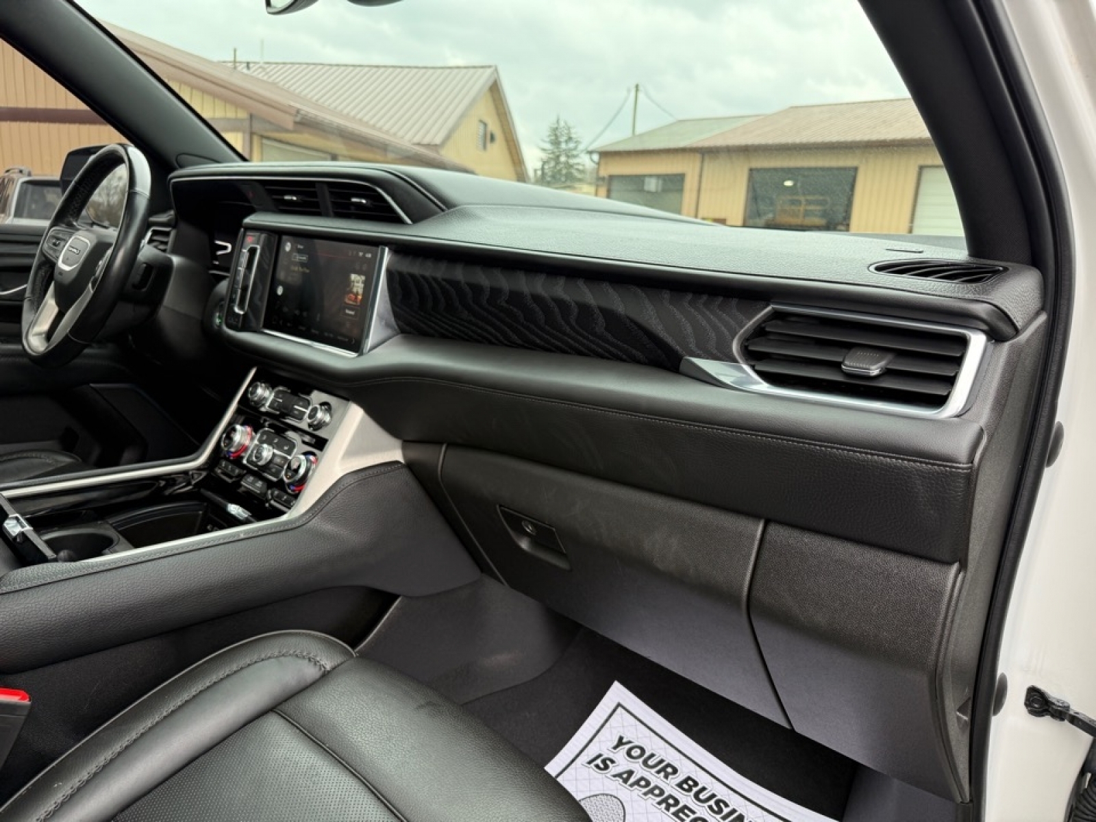 2022 GMC Yukon Denali, 39720, Photo