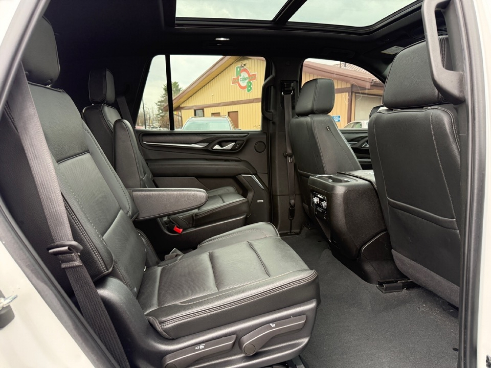 2022 GMC Yukon Denali, 39720, Photo