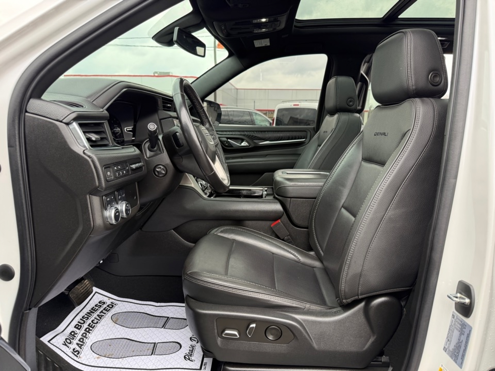 2022 GMC Yukon Denali, 39720, Photo