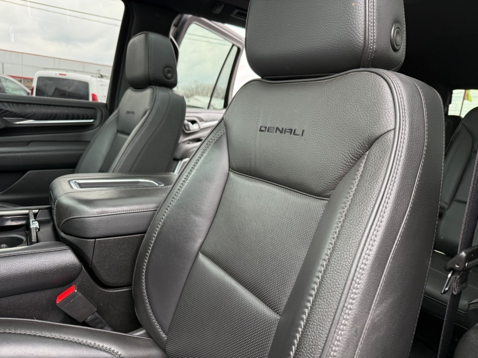 2022 GMC Yukon Denali, 39720, Photo