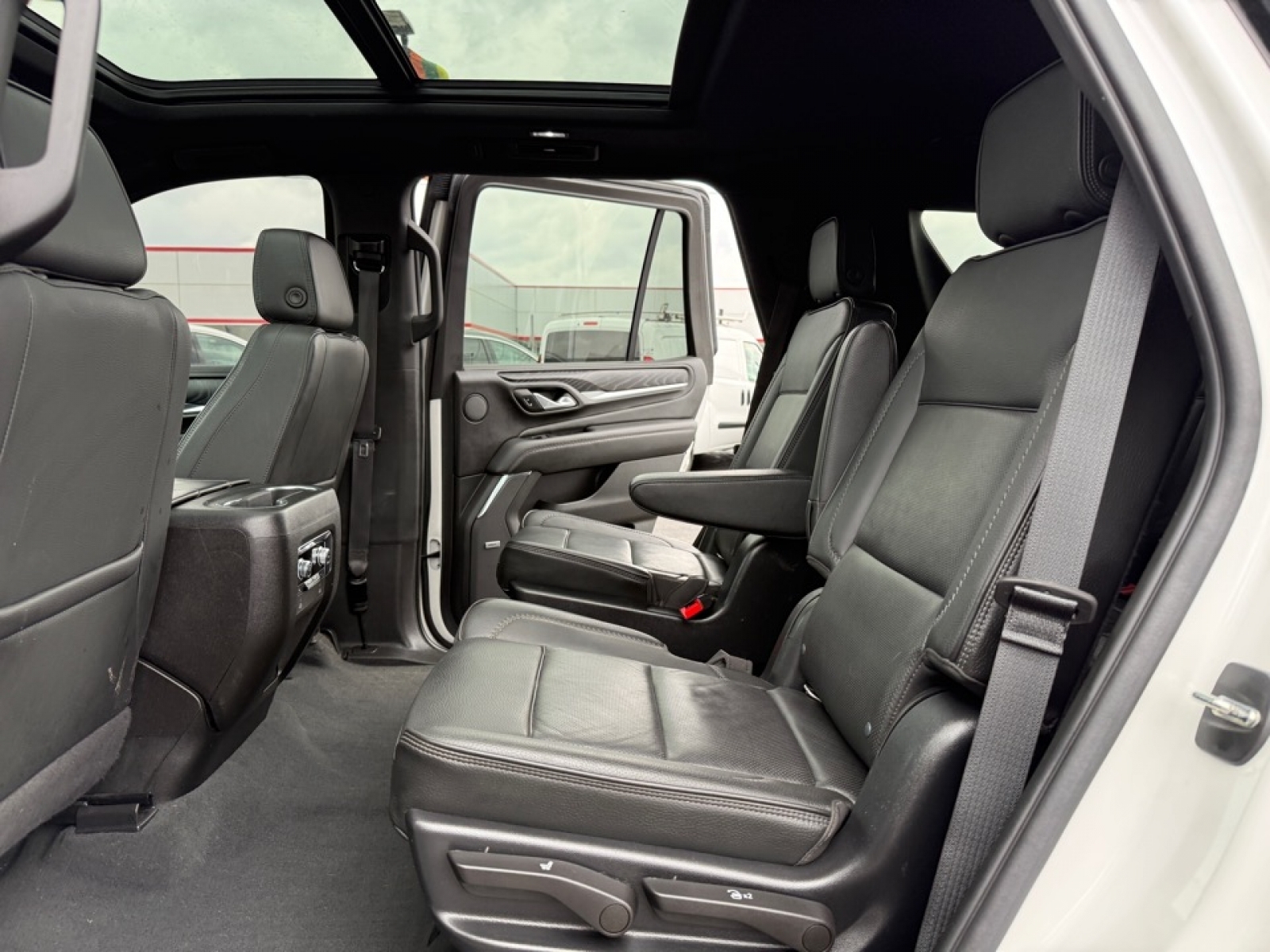 2022 GMC Yukon Denali, 39720, Photo