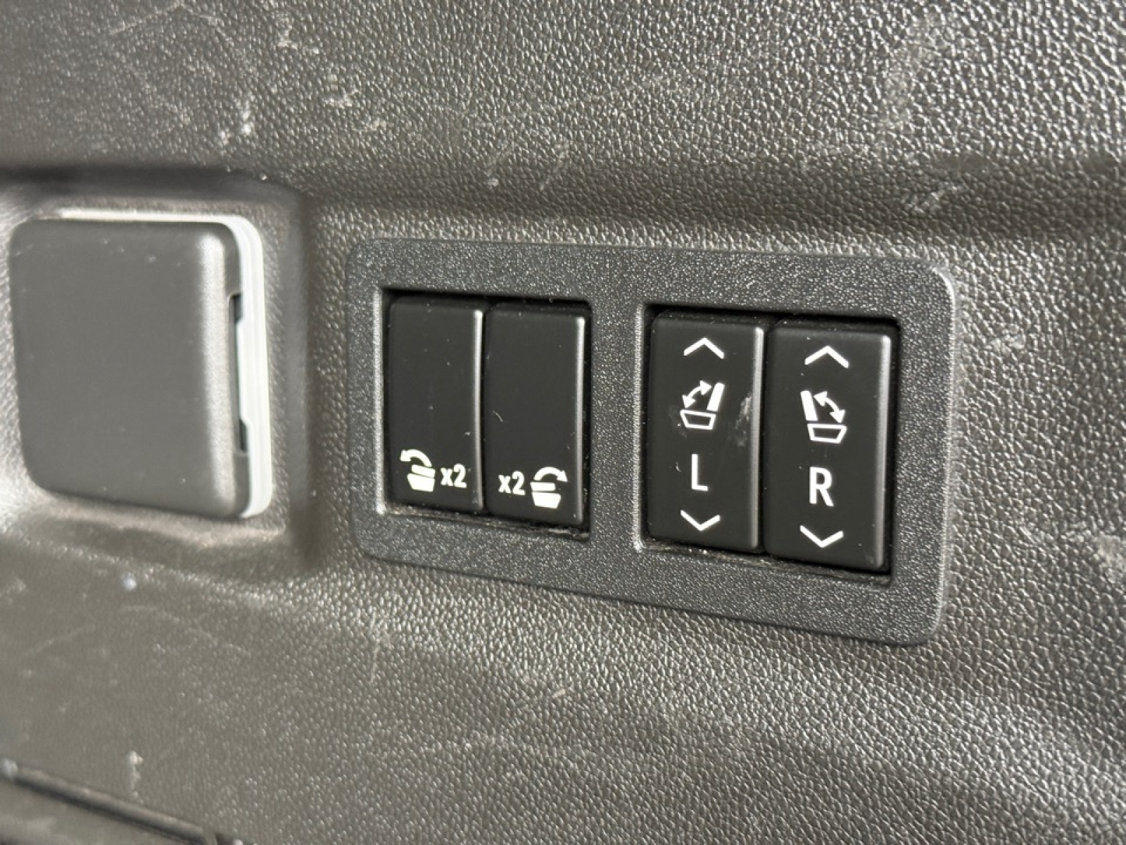 2022 GMC Yukon Denali, 39720, Photo