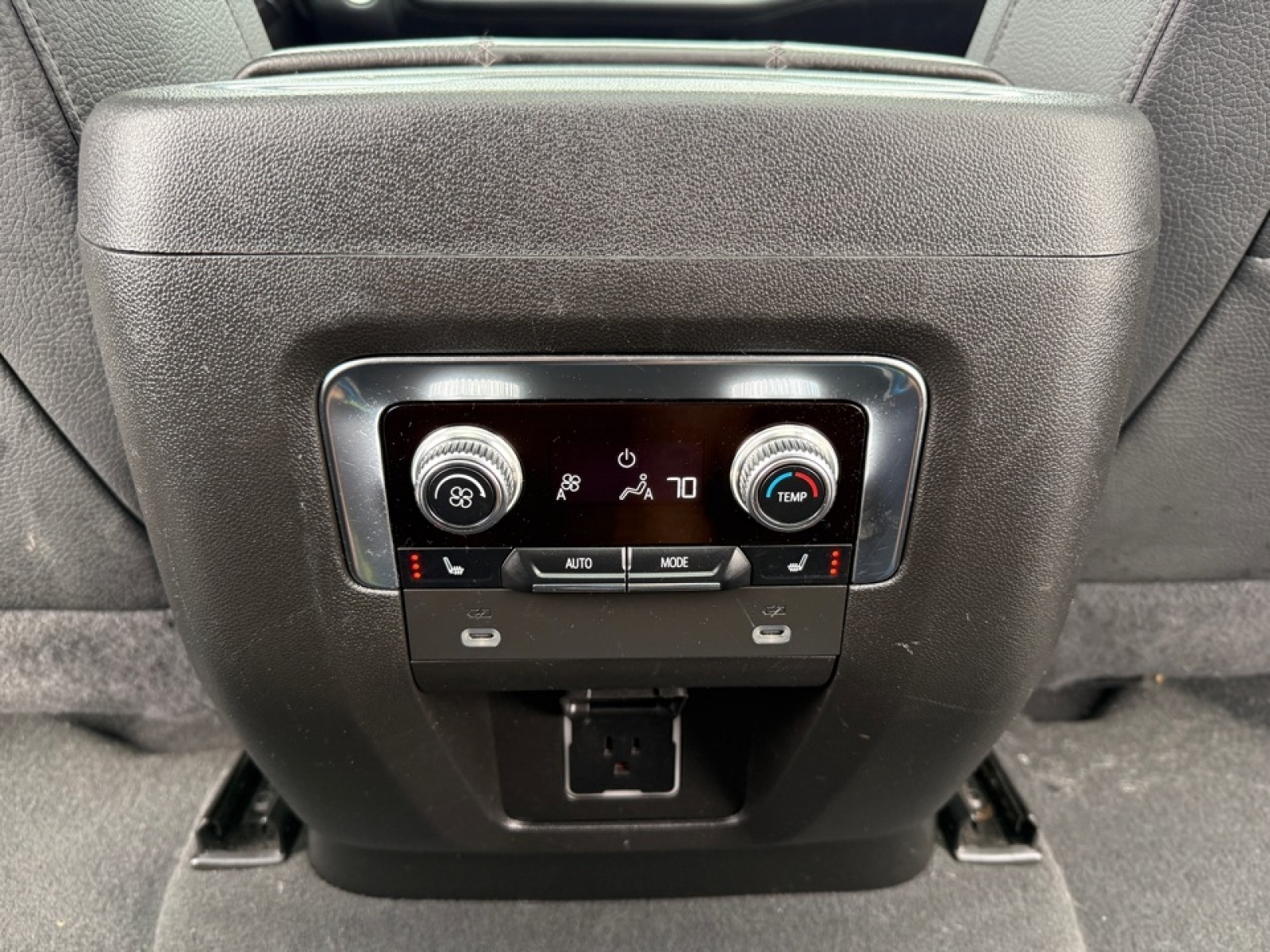 2022 GMC Yukon Denali, 39720, Photo