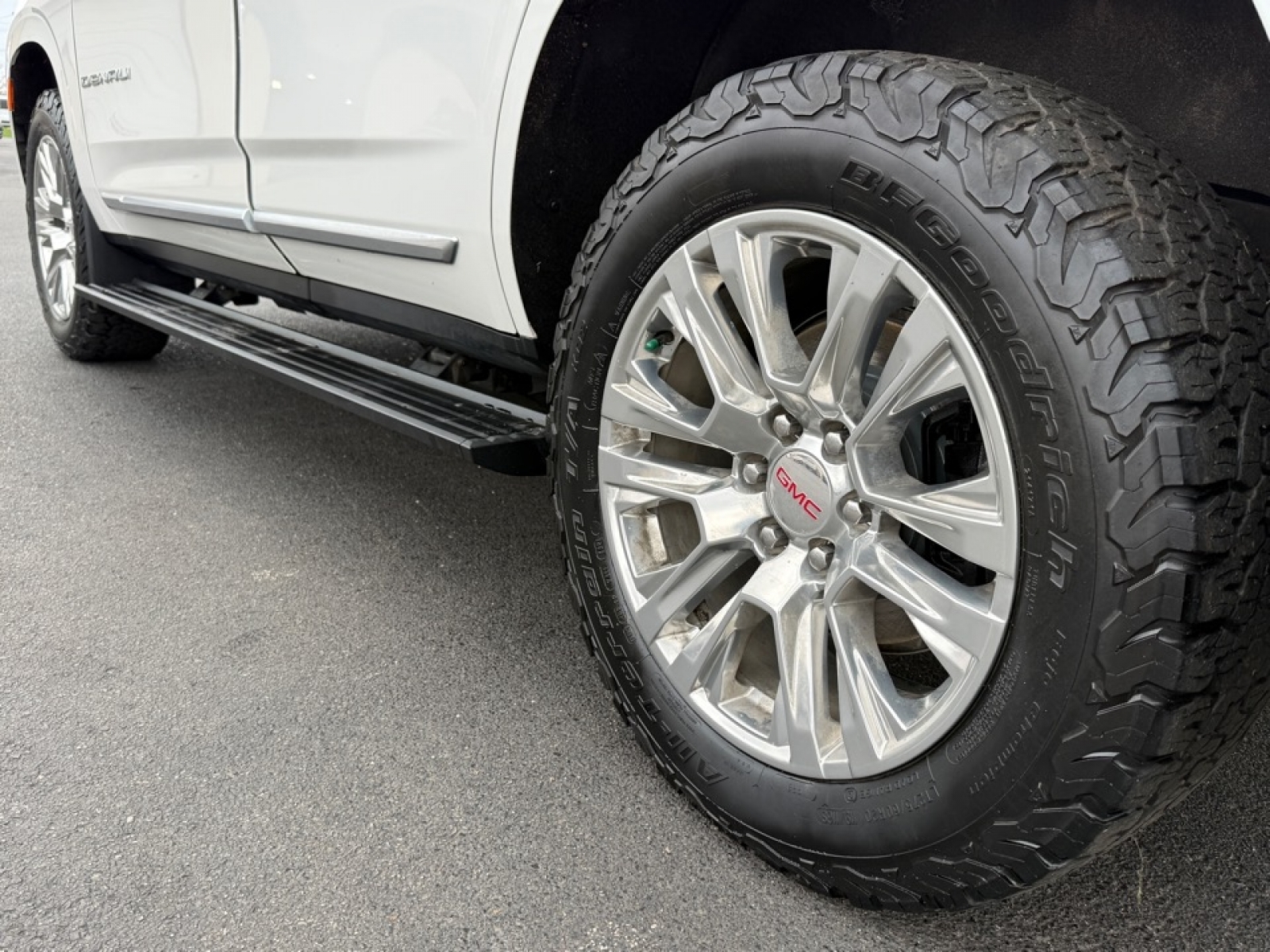 2022 GMC Yukon Denali, 39720, Photo