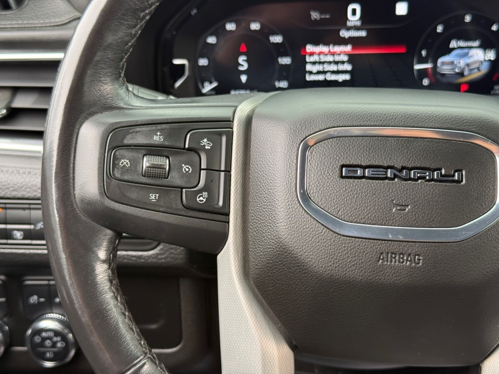2022 GMC Yukon Denali, 39720, Photo