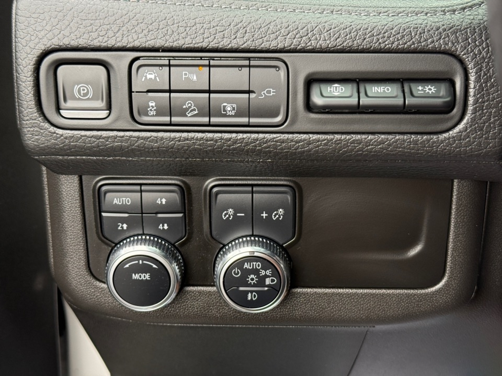 2022 GMC Yukon Denali, 39720, Photo