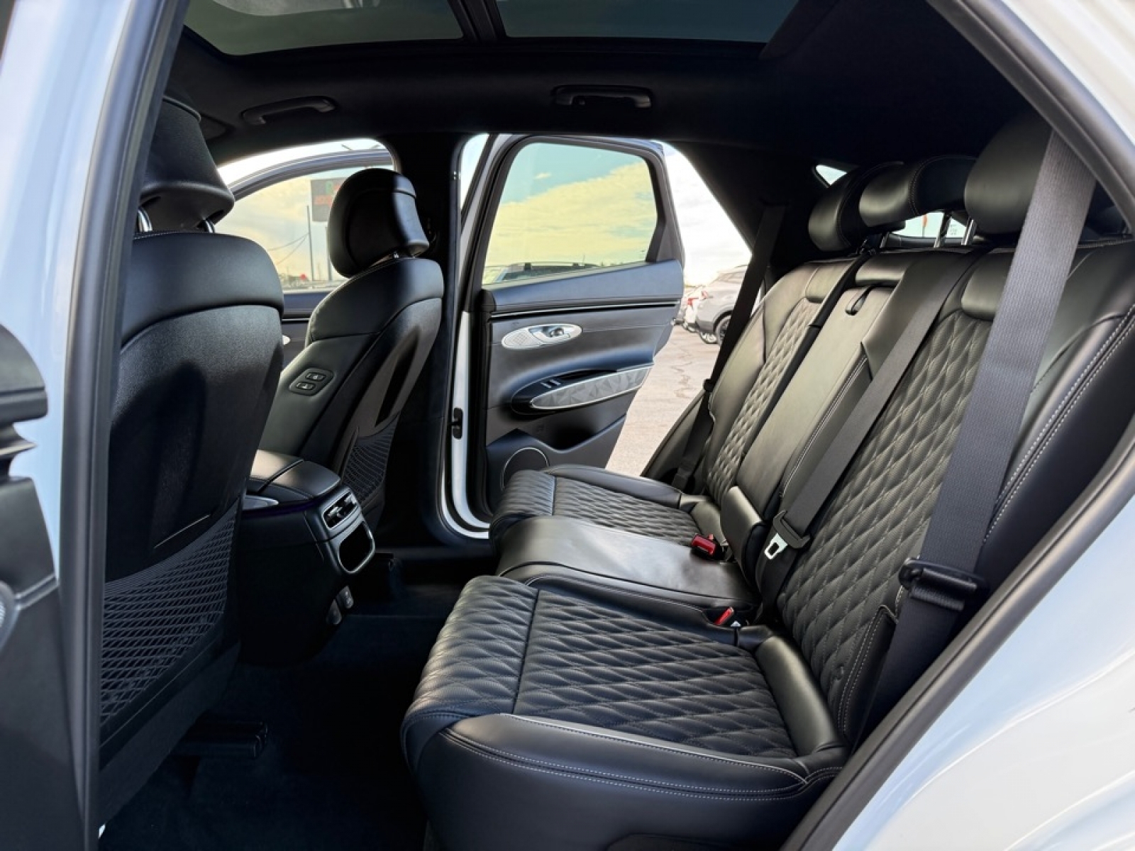 2022 Genesis GV70 3.5T AWD Sport, 38917, Photo