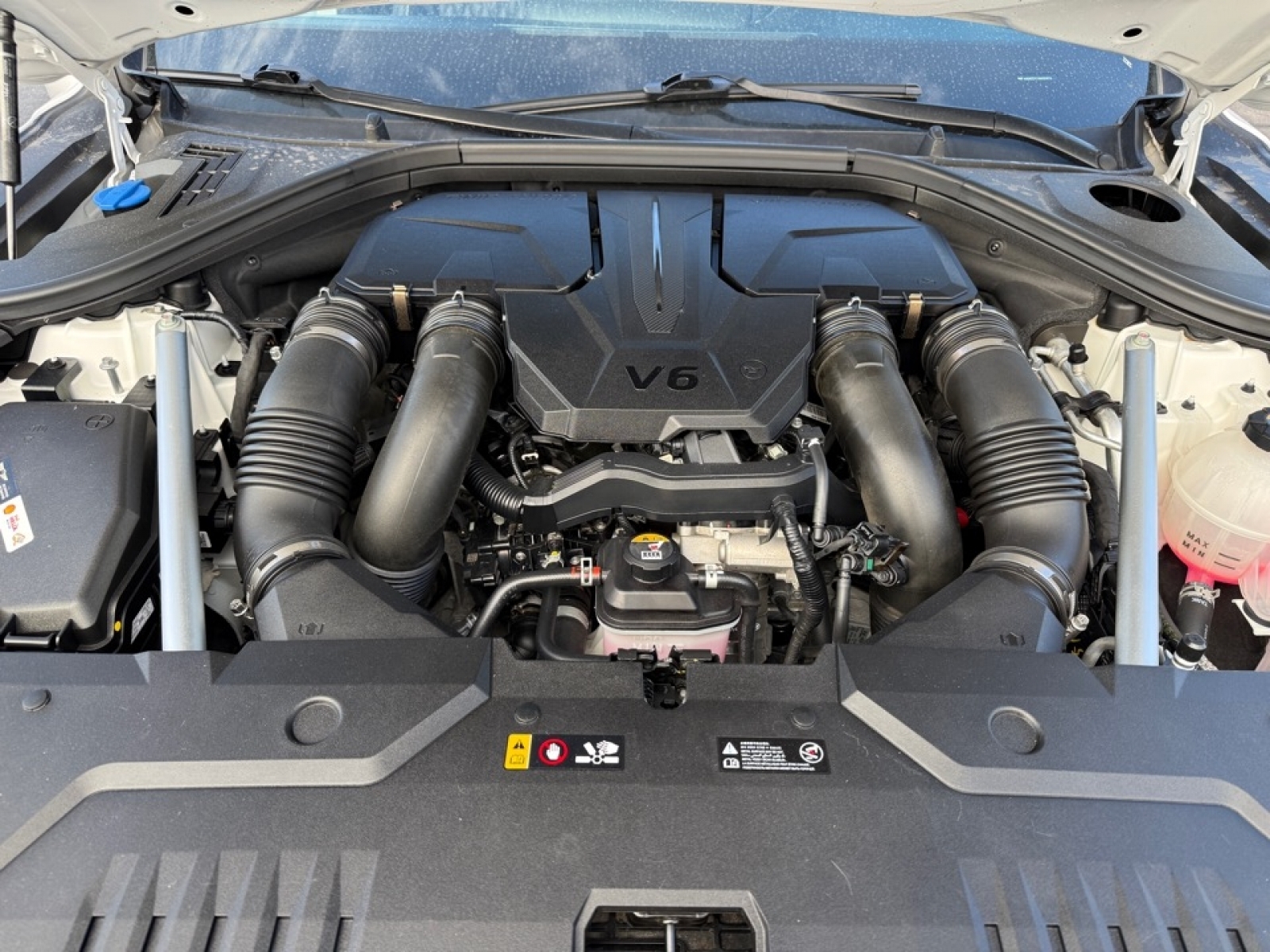 2022 Genesis GV70 3.5T AWD Sport, 38917, Photo