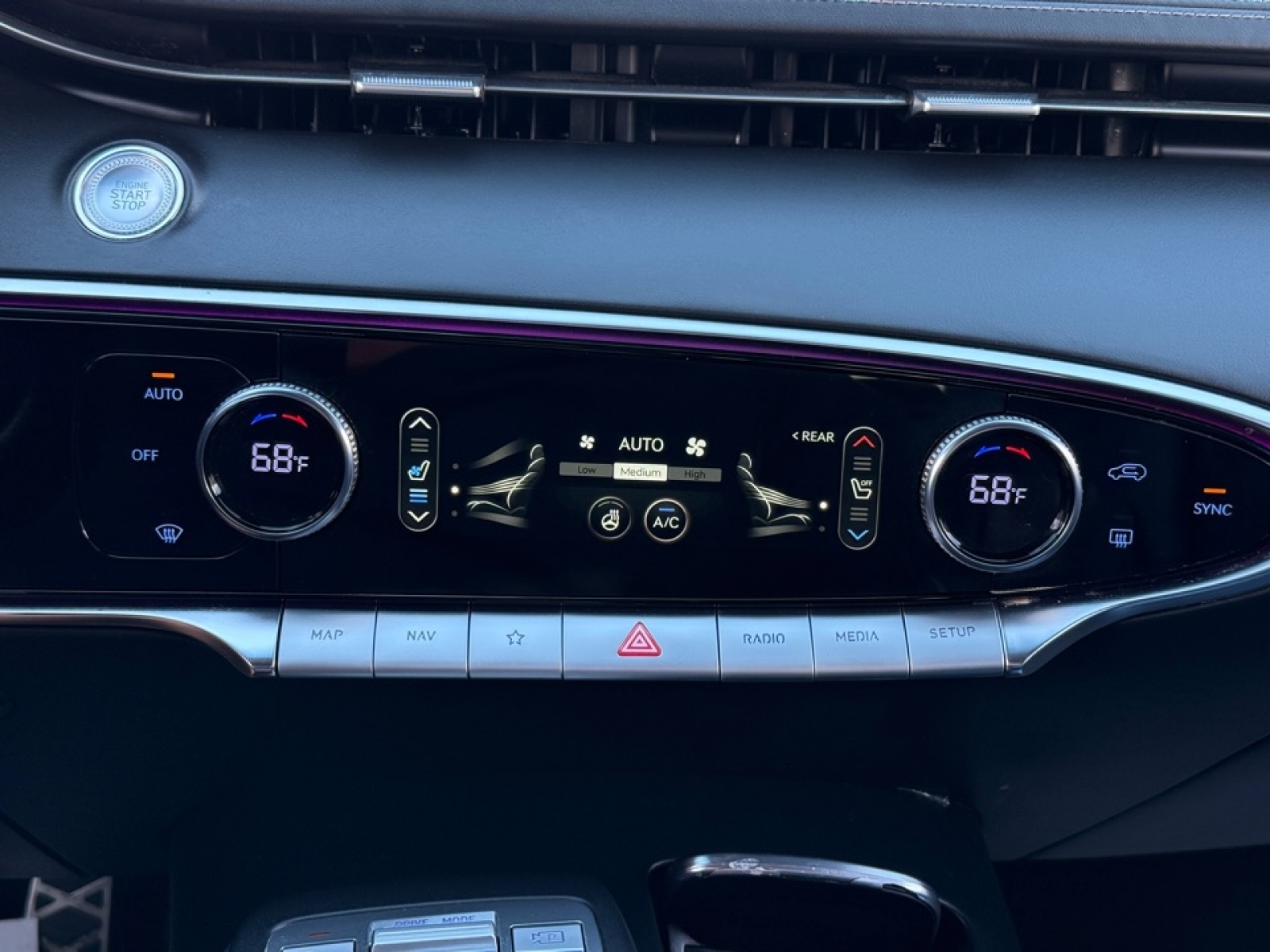 2022 Genesis GV70 3.5T AWD Sport, 38917, Photo