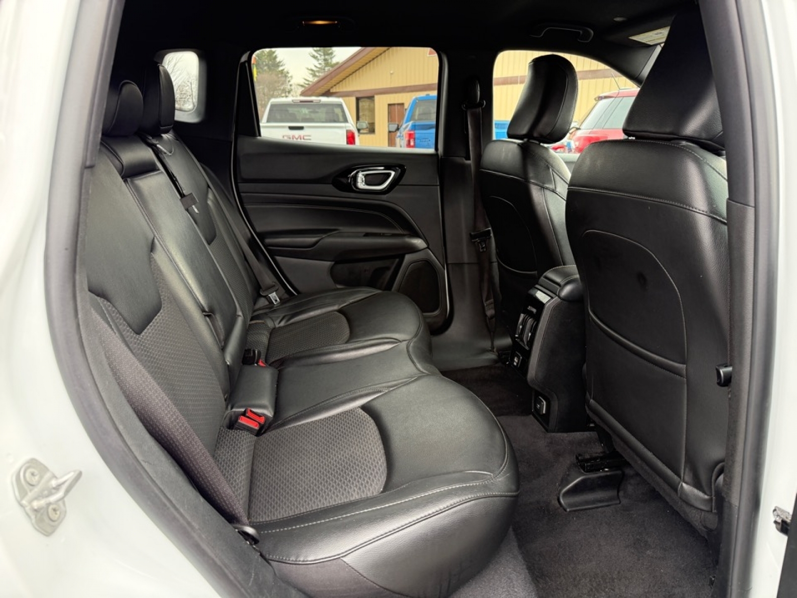 2022 Jeep Compass Altitude 4x4, 39404, Photo