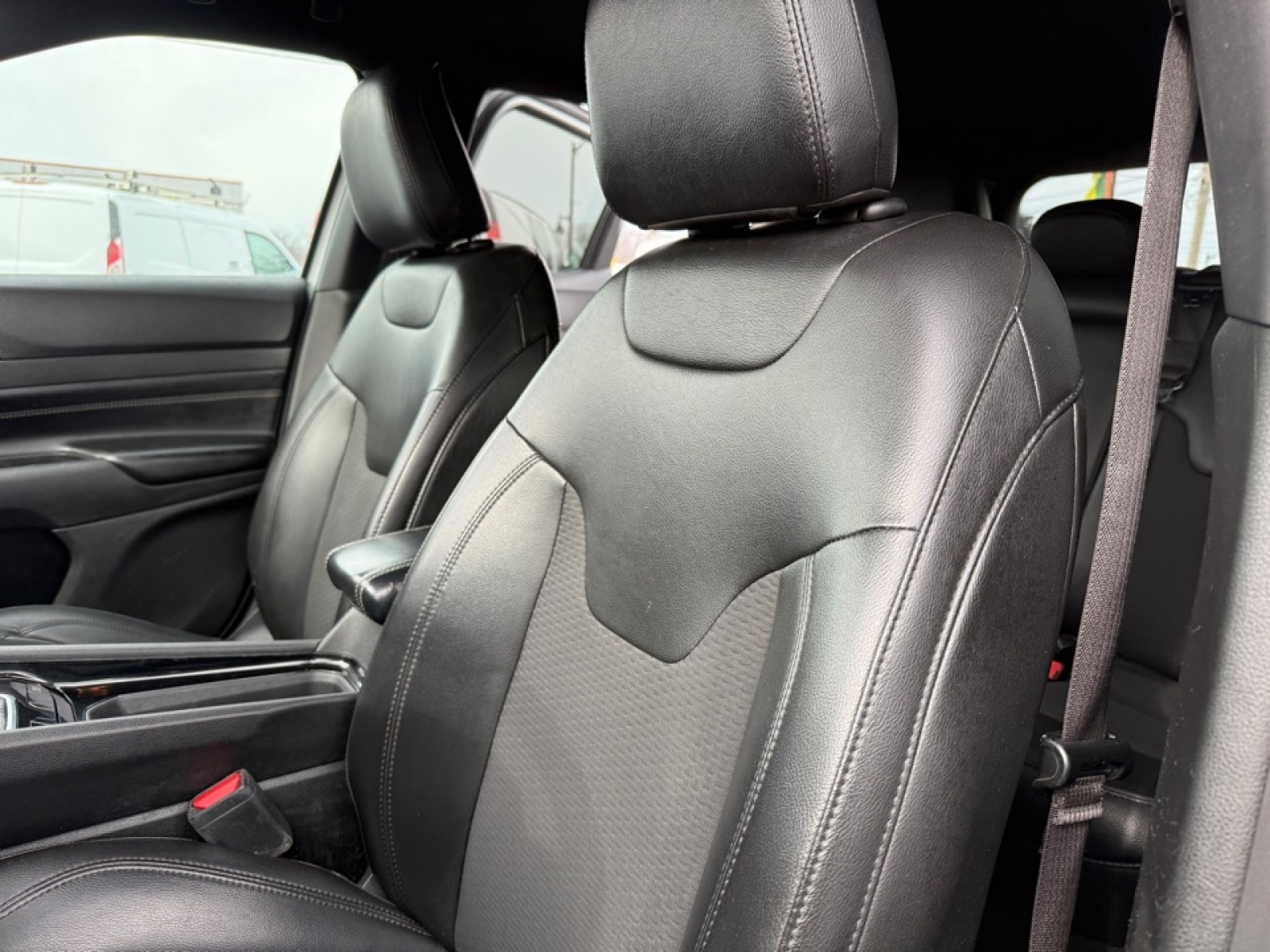 2022 Jeep Compass Altitude 4x4, 39404, Photo