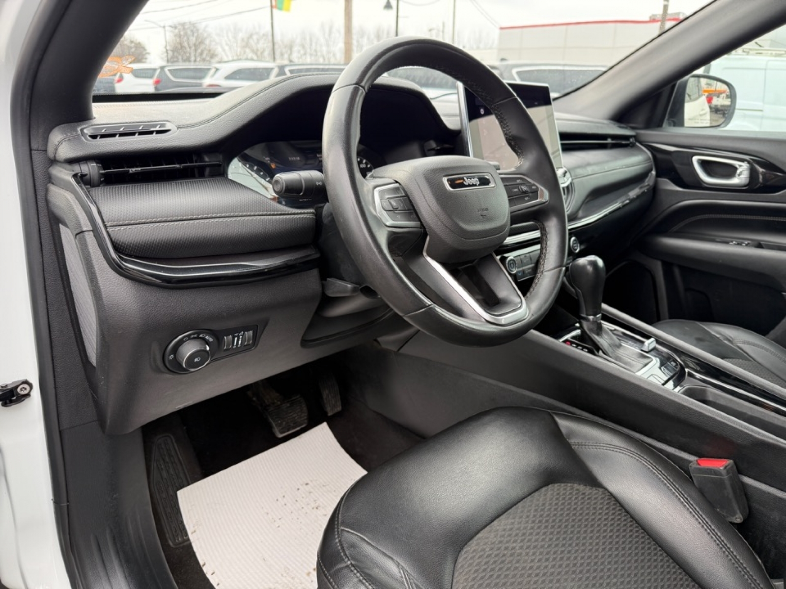 2022 Jeep Compass Altitude 4x4, 39404, Photo