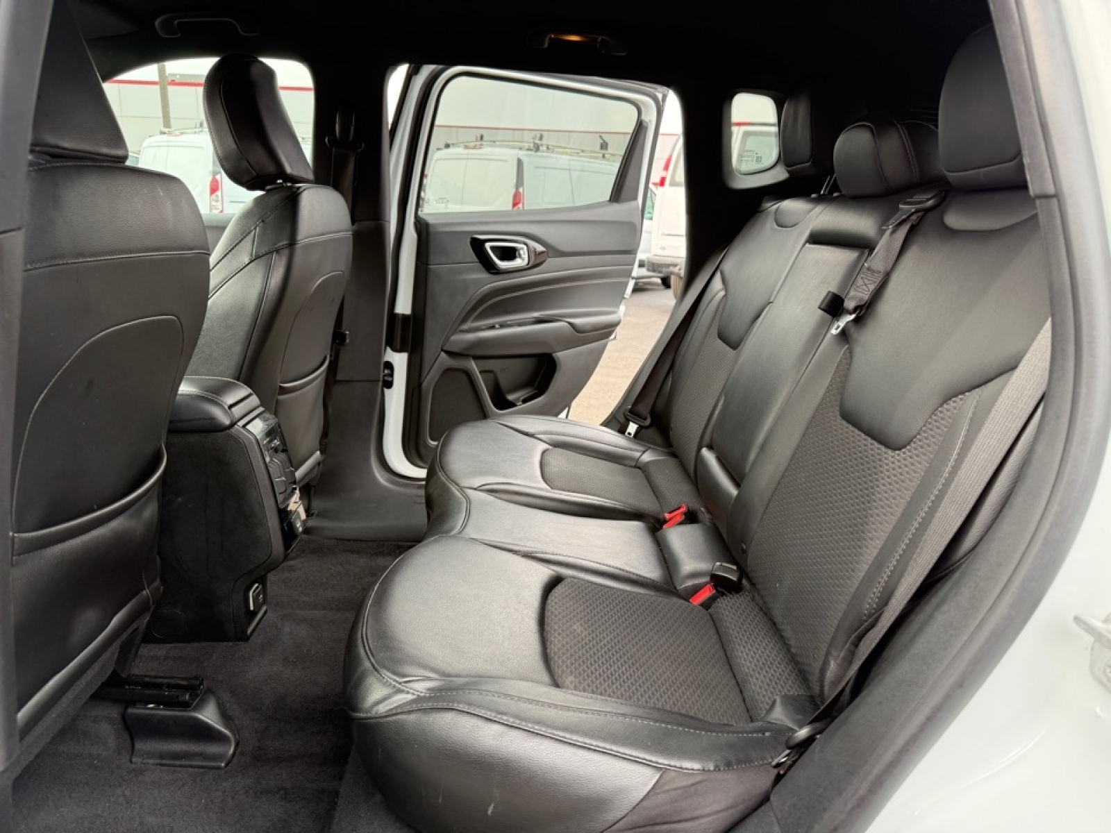 2022 Jeep Compass Altitude 4x4, 39404, Photo